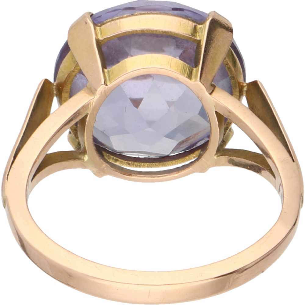 Solitary ring yellow gold, purple sapphire - 18 ct. - Image 2 of 2