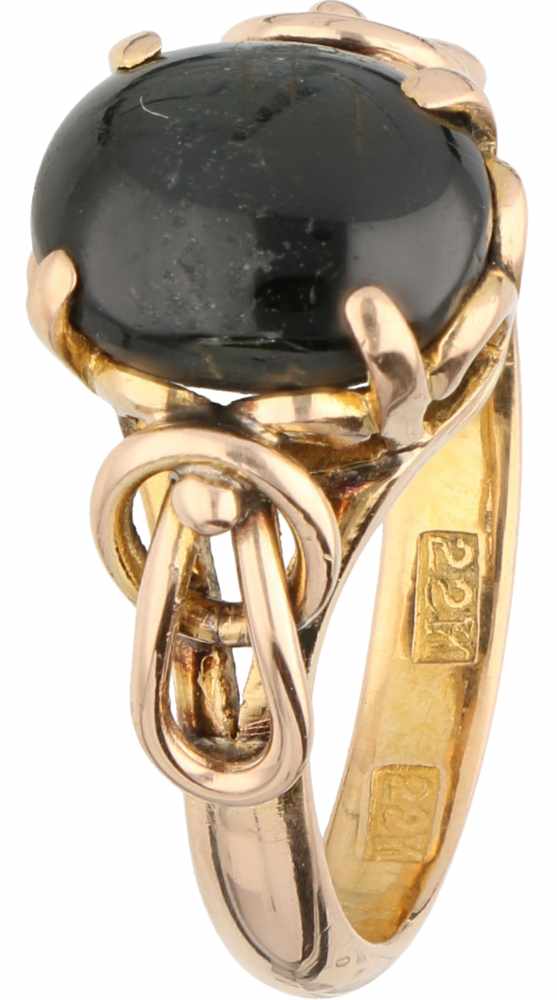 Solitary ring yellow gold, obsidian - 22 ct.