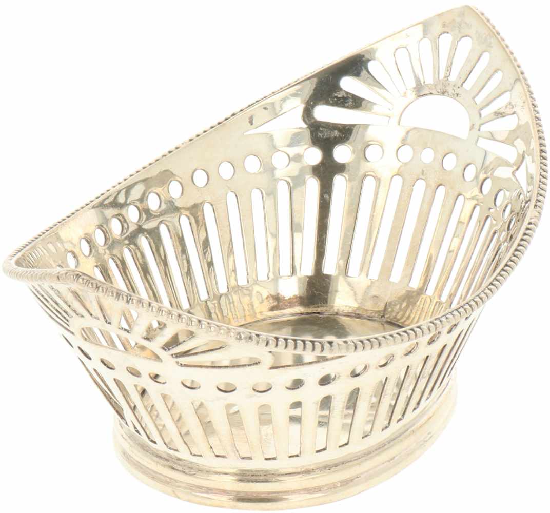 Small silver pastille / peppermint basket.