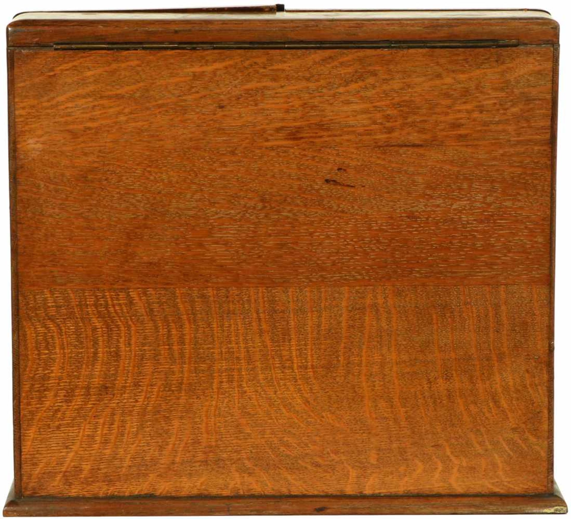 An oak 'Stationery Cabinet', Partridge & Cooper, 192 Fleet Street London. With secret compartment. - Bild 3 aus 3