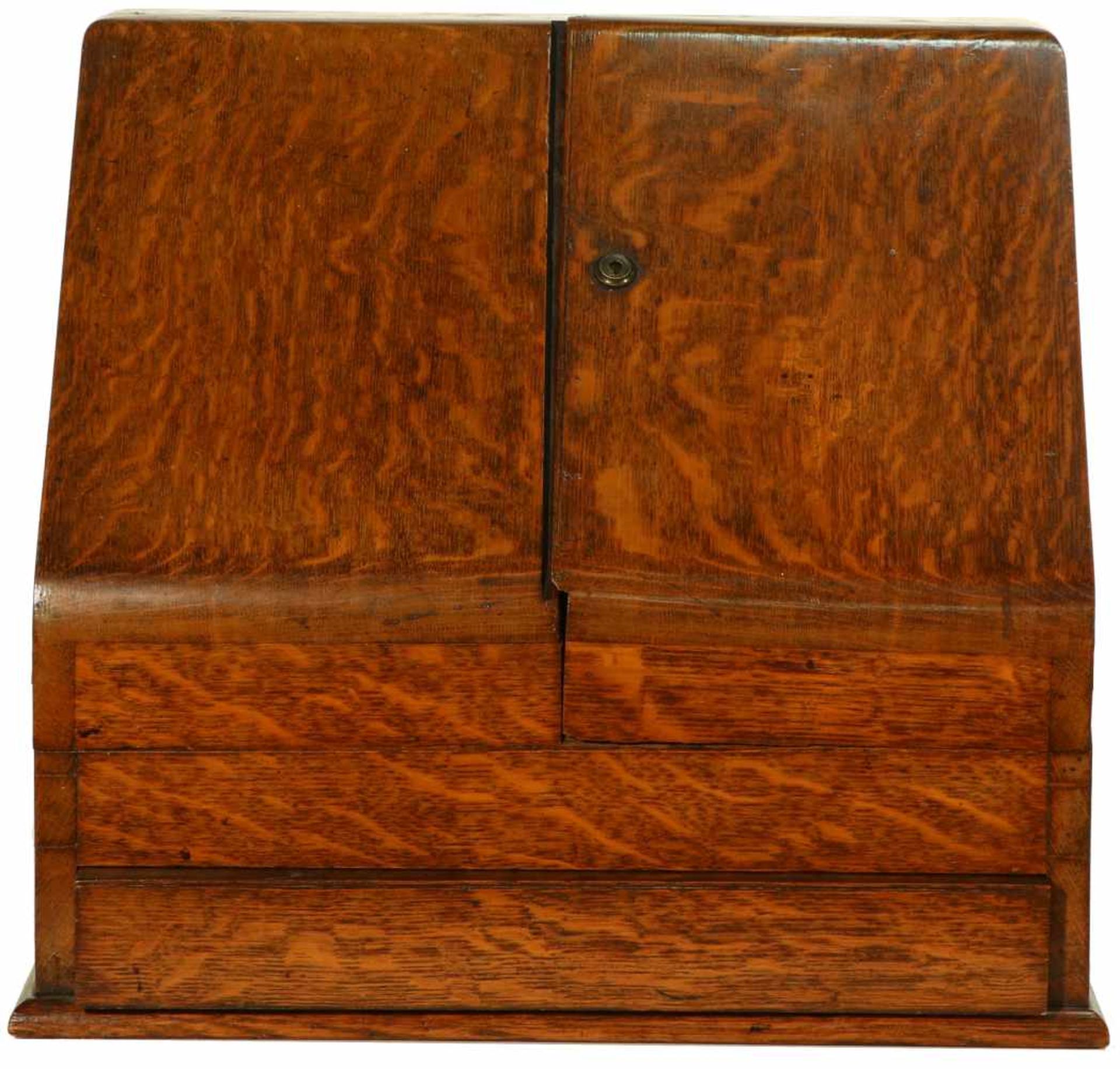 An oak 'Stationery Cabinet', Partridge & Cooper, 192 Fleet Street London. With secret compartment. - Bild 2 aus 3