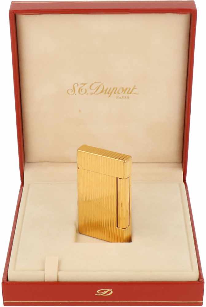 S.T. Dupont lighter in original box (BLA).