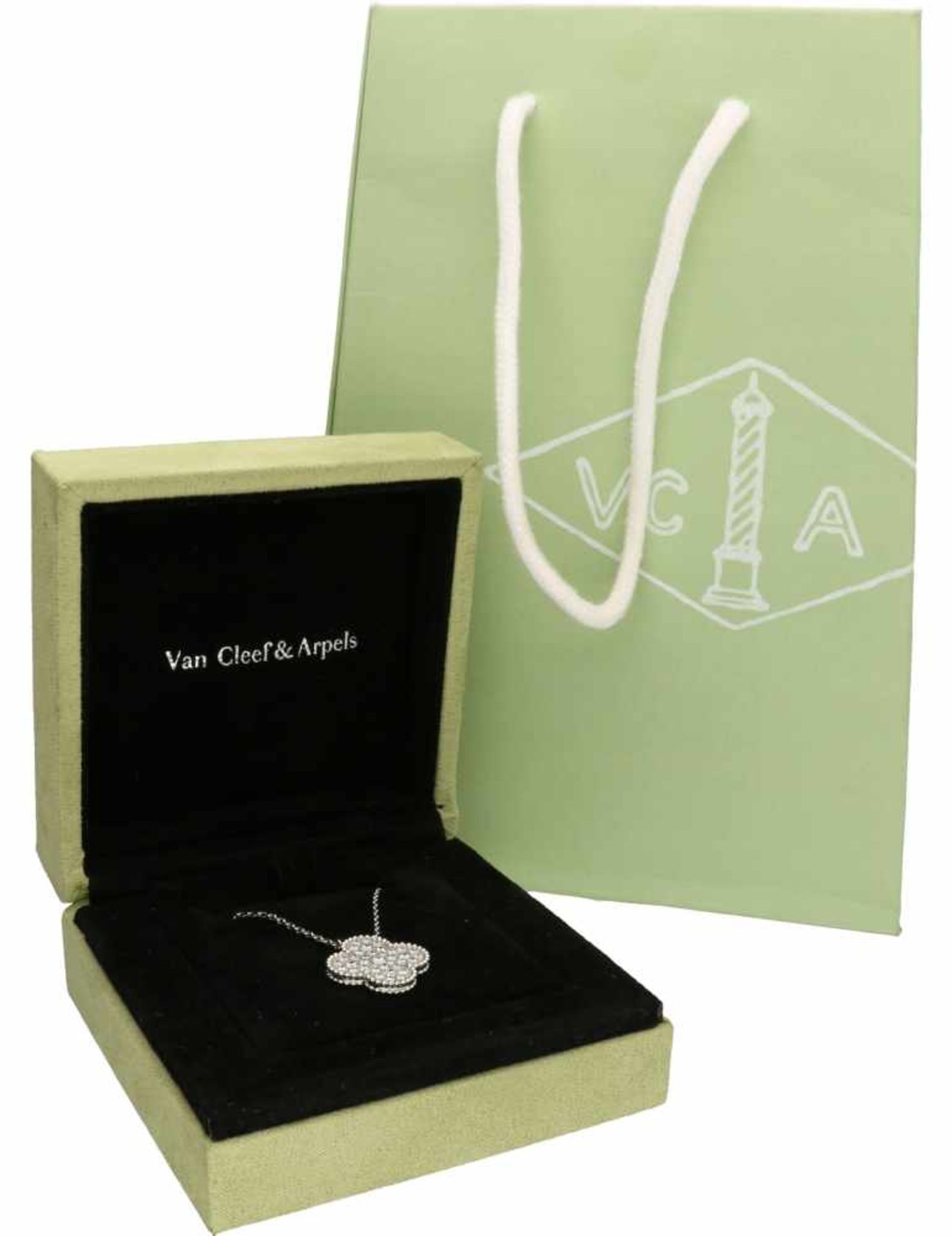 Van Cleef & Arpels necklace with Magic Alhambra pendant white gold, ca. 0.88 carat diamond - 18 ct. - Bild 6 aus 7