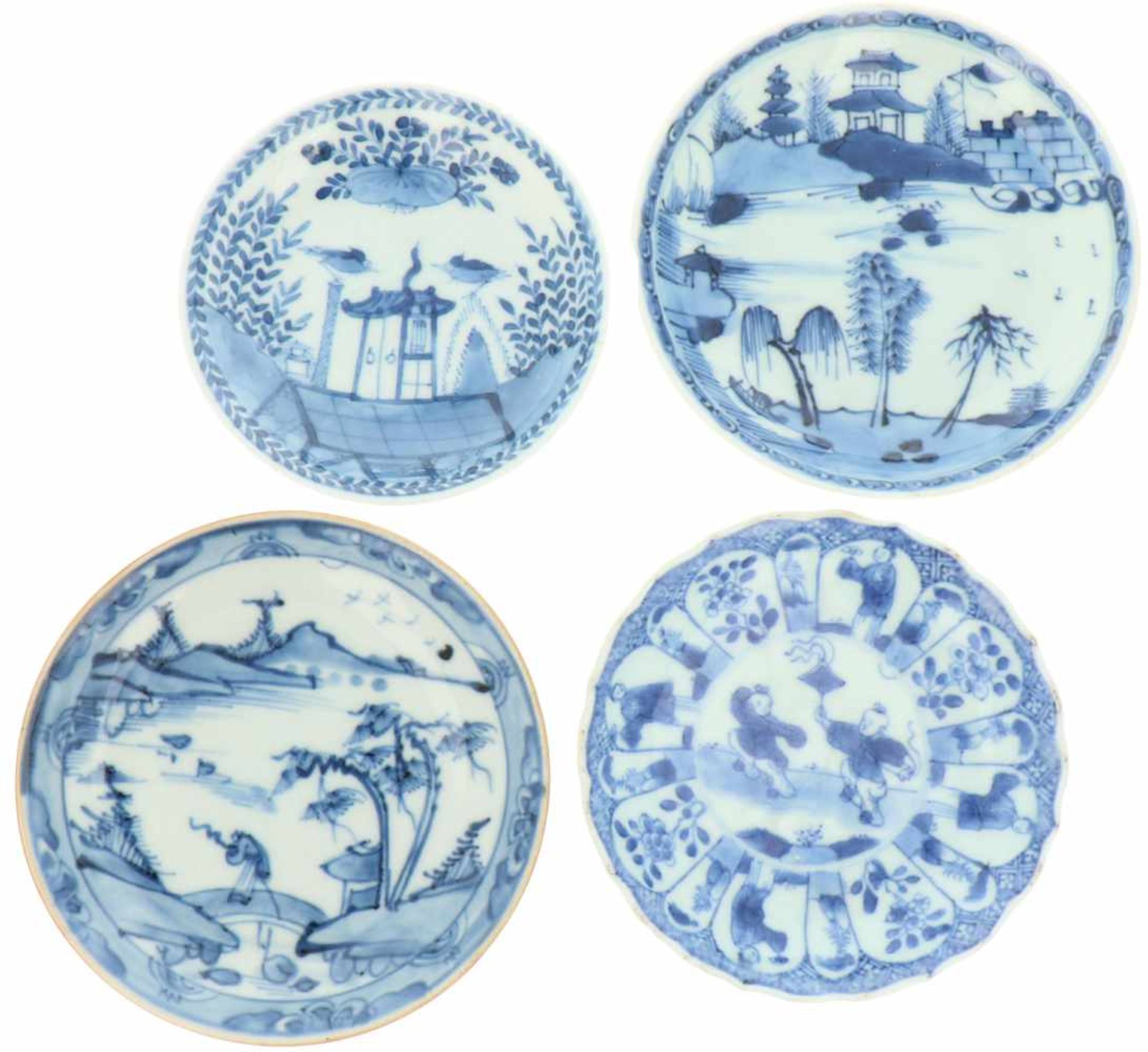 A lot with (4) porcelain plates with floral décor. China, Kangxi & Qianglong. <