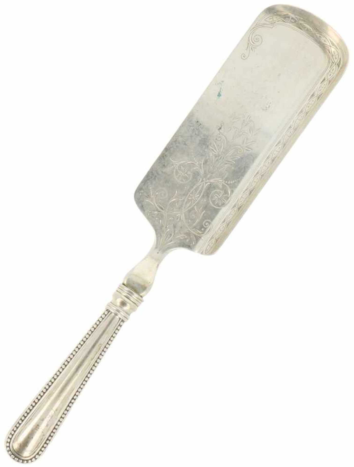 Silver pastry scoop.