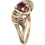 Ring yellow gold, ca. 0.01 carat diamond and ruby - 18 ct.