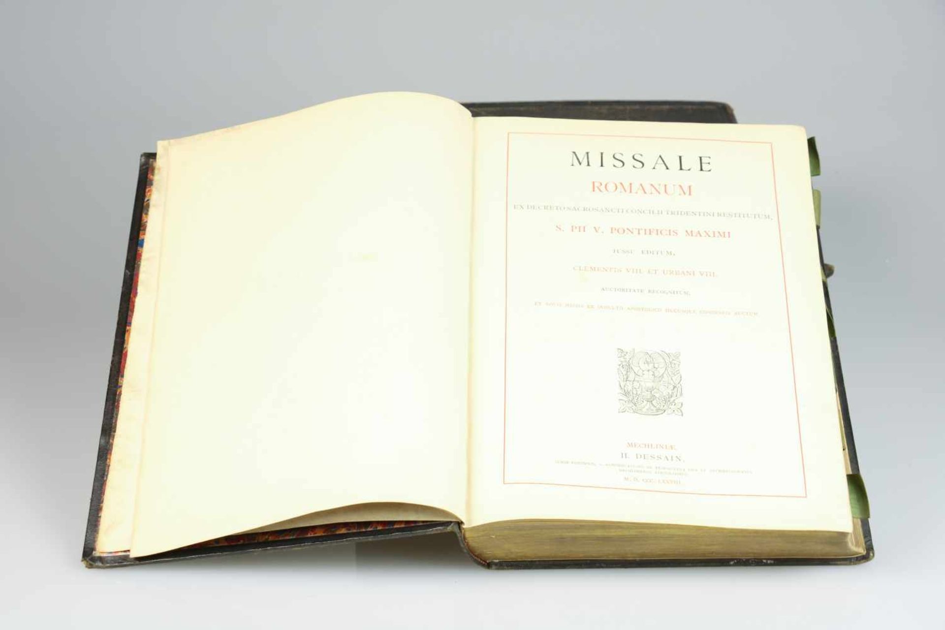 Een lot van (2) Missales. Circa 1900.Geschatte opbrengst: € 20 - € 40.A lot including (2) - Bild 2 aus 4