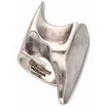 Zilveren Lapponia Pegasus ring - 925/1000.Designer: Björn Weckström, 1980. Ringmaat: 16 mm. Gewicht: