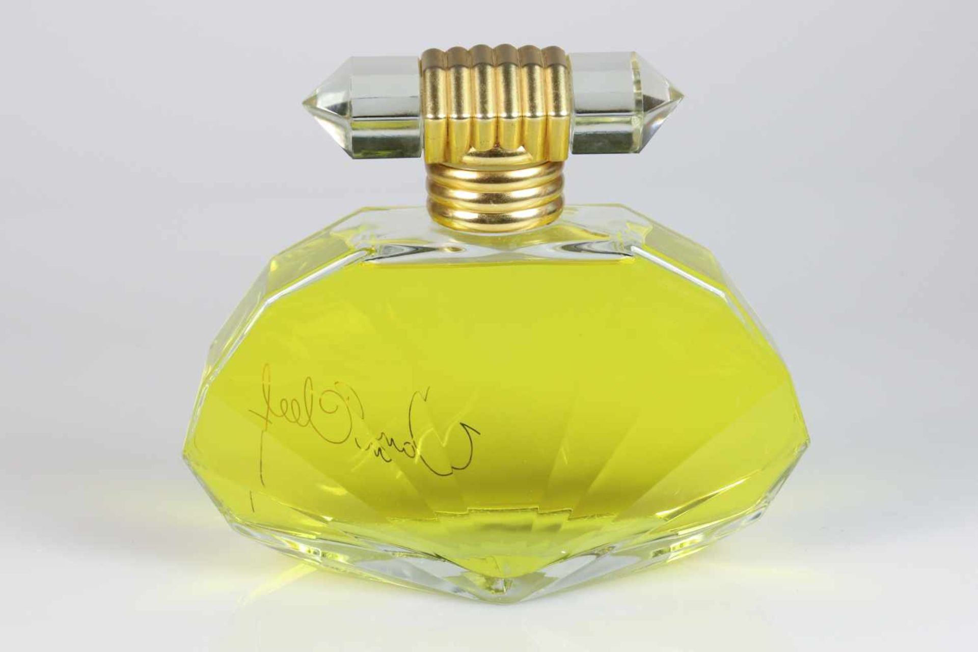 Een grote display parfum fles Van Cleef & Arpels. Frankrijk 2e helft 20e eeuw.Afm. 25 x 30 cm. - Bild 3 aus 3