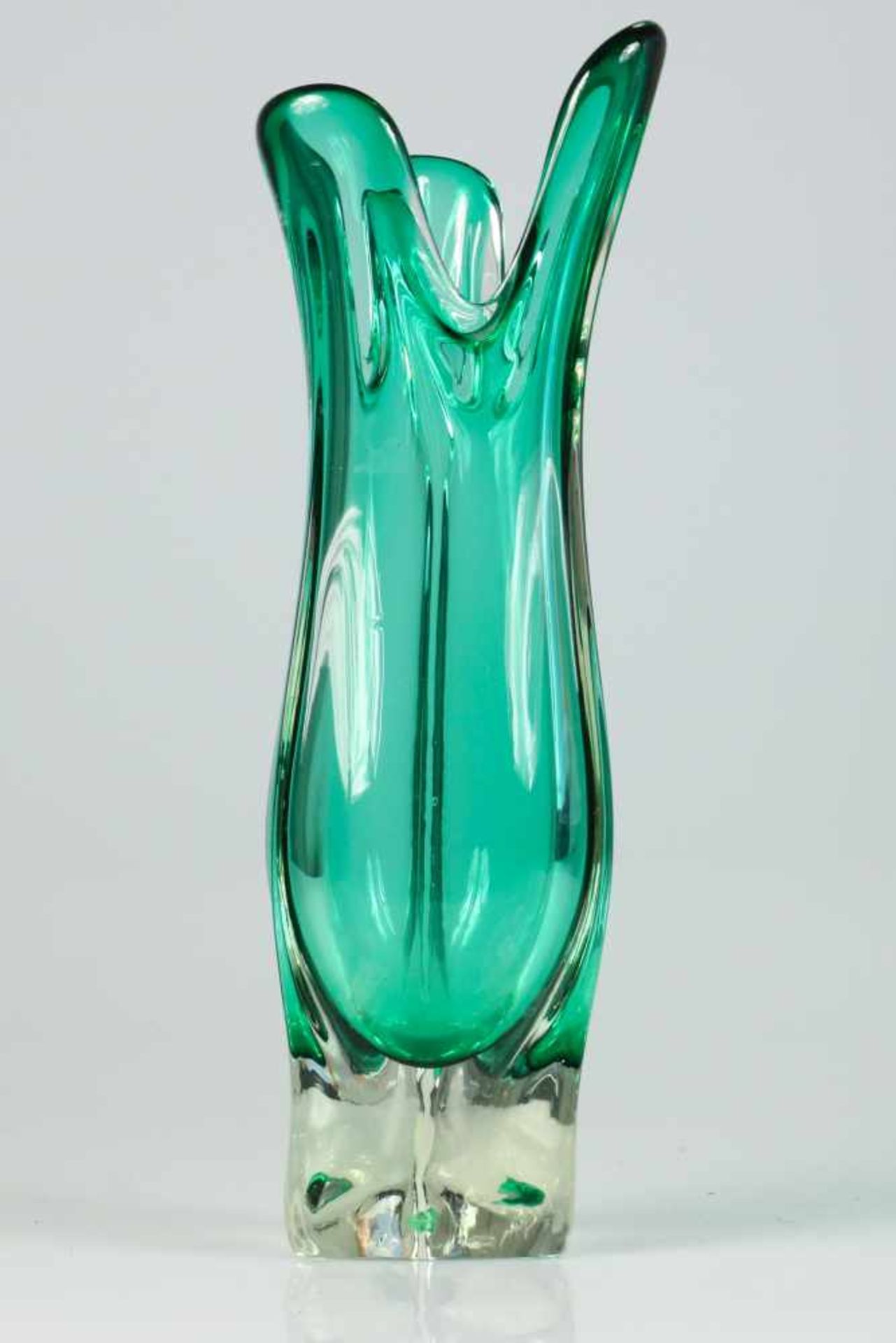 Een Murano glazen vaas. Italië, 1e helft 20e eeuw. Afm. 43 x 15 cm. Geschatte opbrengst: € 100 - € - Bild 3 aus 4