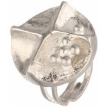 Zilveren design ring - 830/1000Finland, Designer: Alpo Tammi Koru (AKT). Ring is verstelbaar.