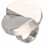 Zilveren design ring - 925/1000.Finland, 1972. Met keur: van Kempen en Begeer. Ringmaat: 17 mm.