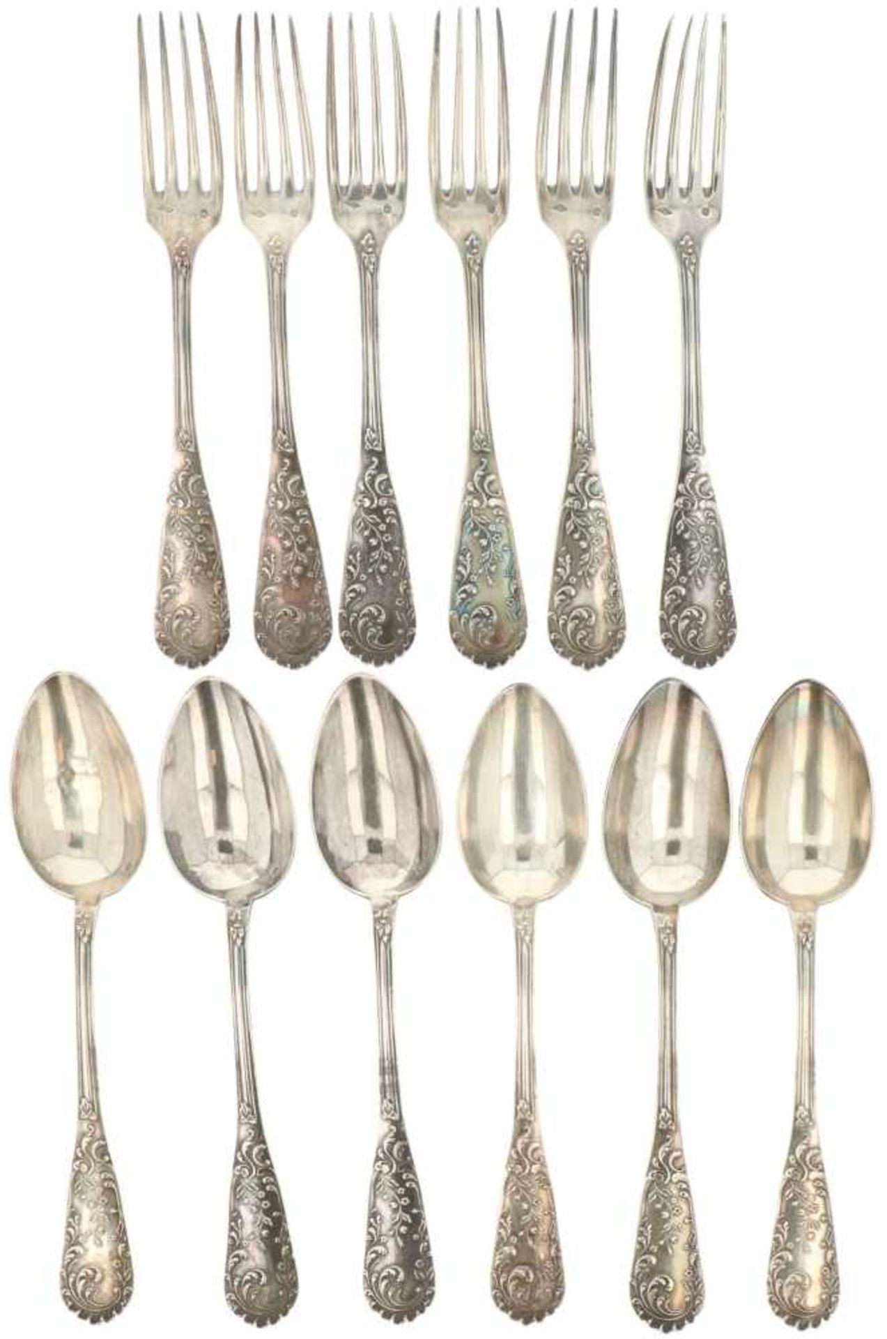 (12) Delige set lepels & vorken zilver.Voorzien van gegoten Jugendstil florale versieringen.