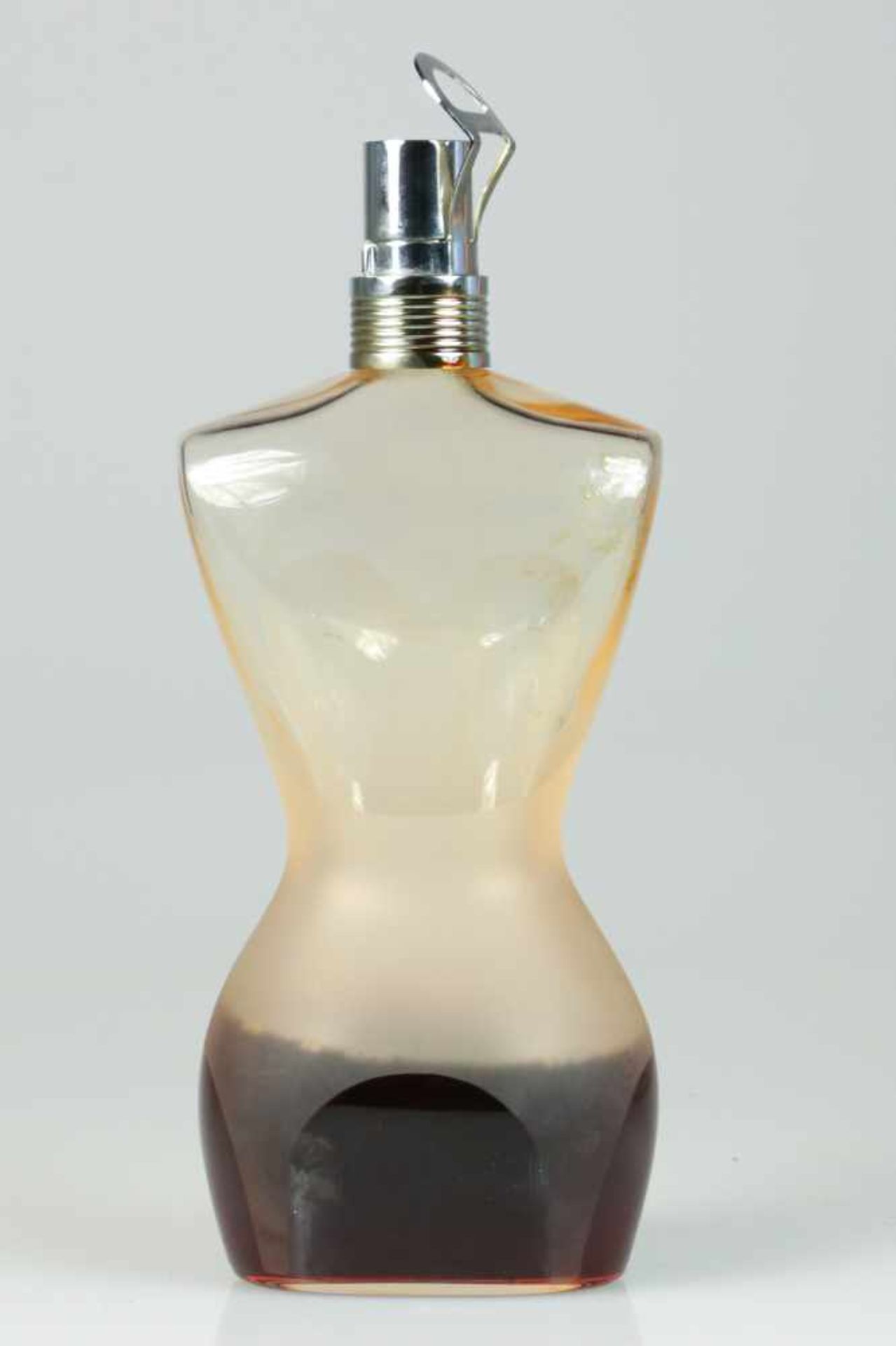 Een grote display parfum fles, Jean-Paul Gaultier. Frankrijk 2e helft 20e eeuw.Afm. 34 x 13 cm. - Bild 3 aus 4