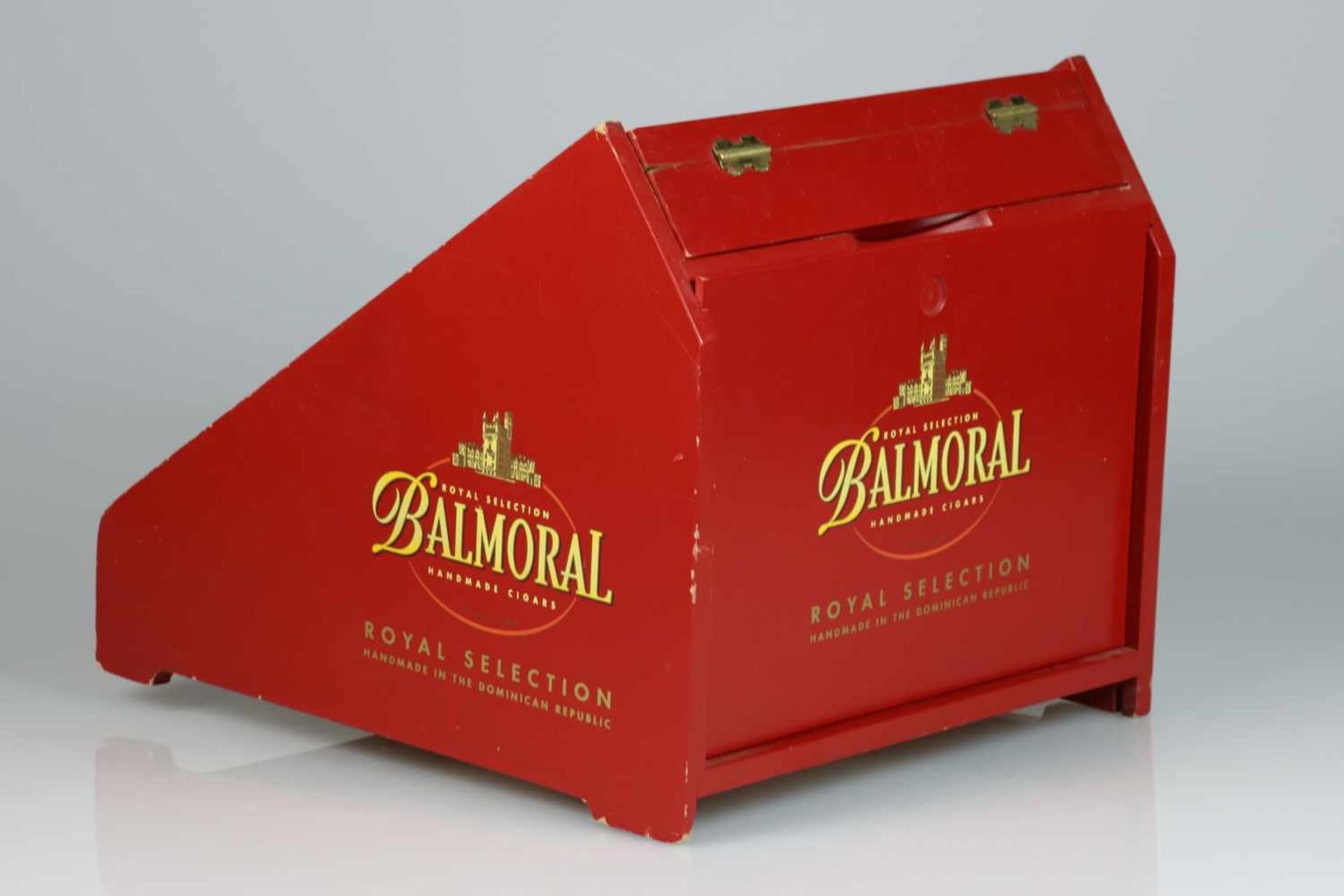 Een sigarenhumidor, Balmoral Royal Selection. Afm. 38 x 33 x 31 cm. Geschatte opbrengst: € 40 - € - Bild 2 aus 3