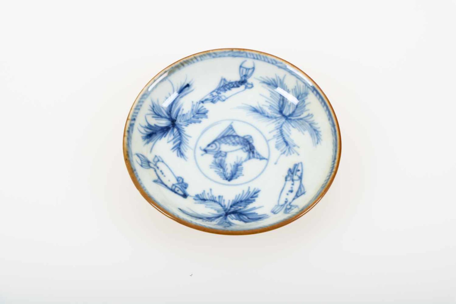 Een lot van (8) porseleinen Batavia ware schoteltjes met onder andere sybille merian decor. China, - Image 7 of 9