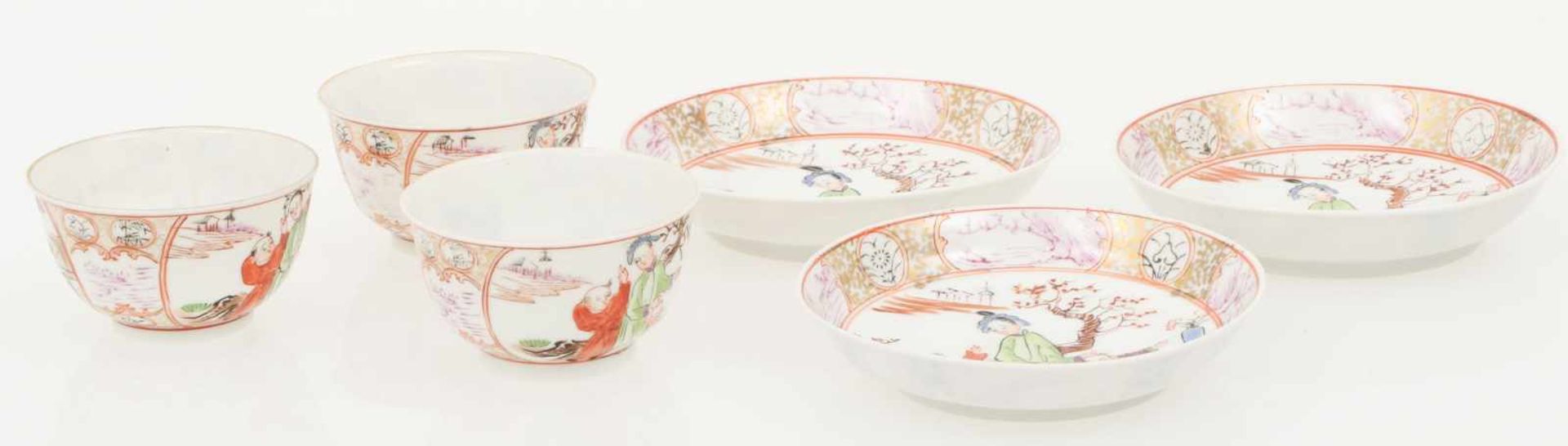 Een set van (3) kop en schotels met Chine de comande decoratie. China, 20e eeuw.