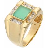 Geelgouden zegelring, met ca. 0.08 ct. diamant en chrysopraas - 14 kt.