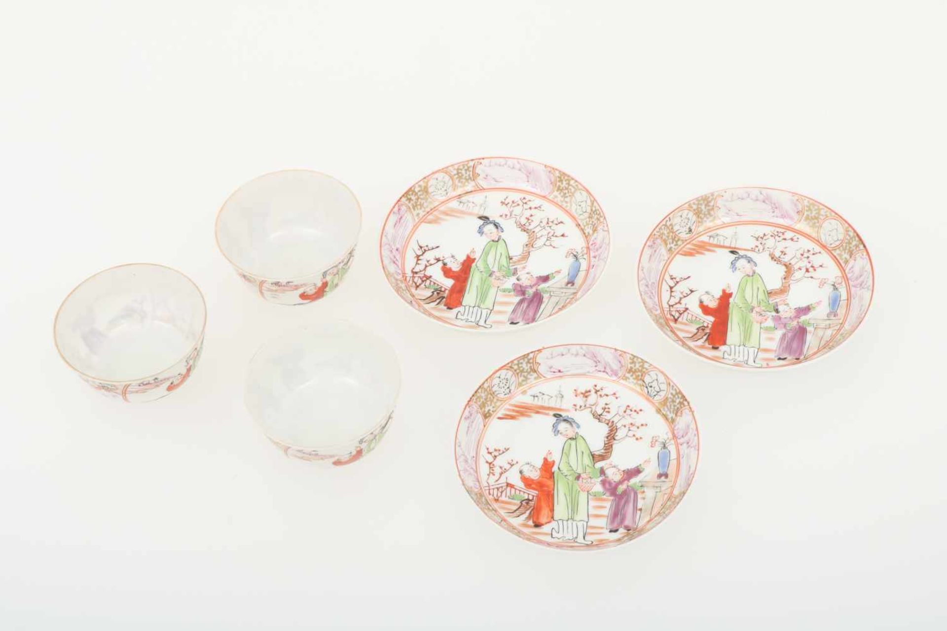 Een set van (3) kop en schotels met Chine de comande decoratie. China, 20e eeuw. - Bild 2 aus 3