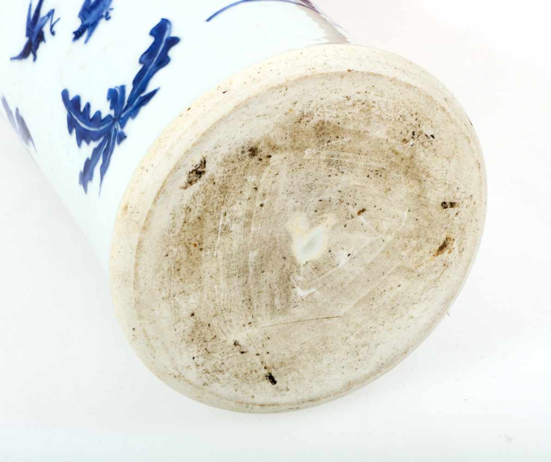 Een porseleinen vaas naar antiek voorbeeld. China, 20e eeuw. - Bild 3 aus 3