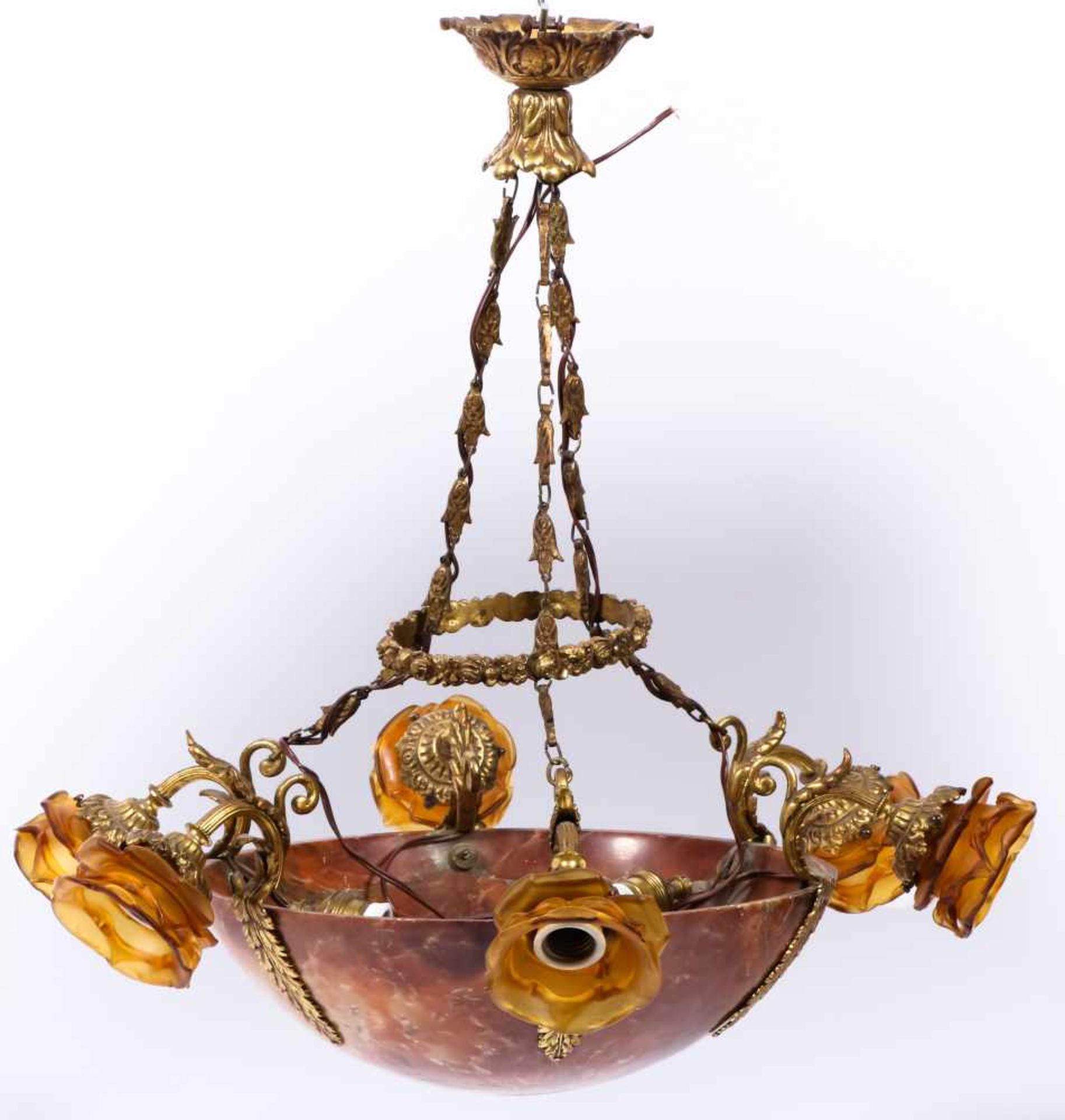 Een Empire-stijl albasten 6-lichts hanglamp met schaal, Frankrijk, ca. 1920/ '30.