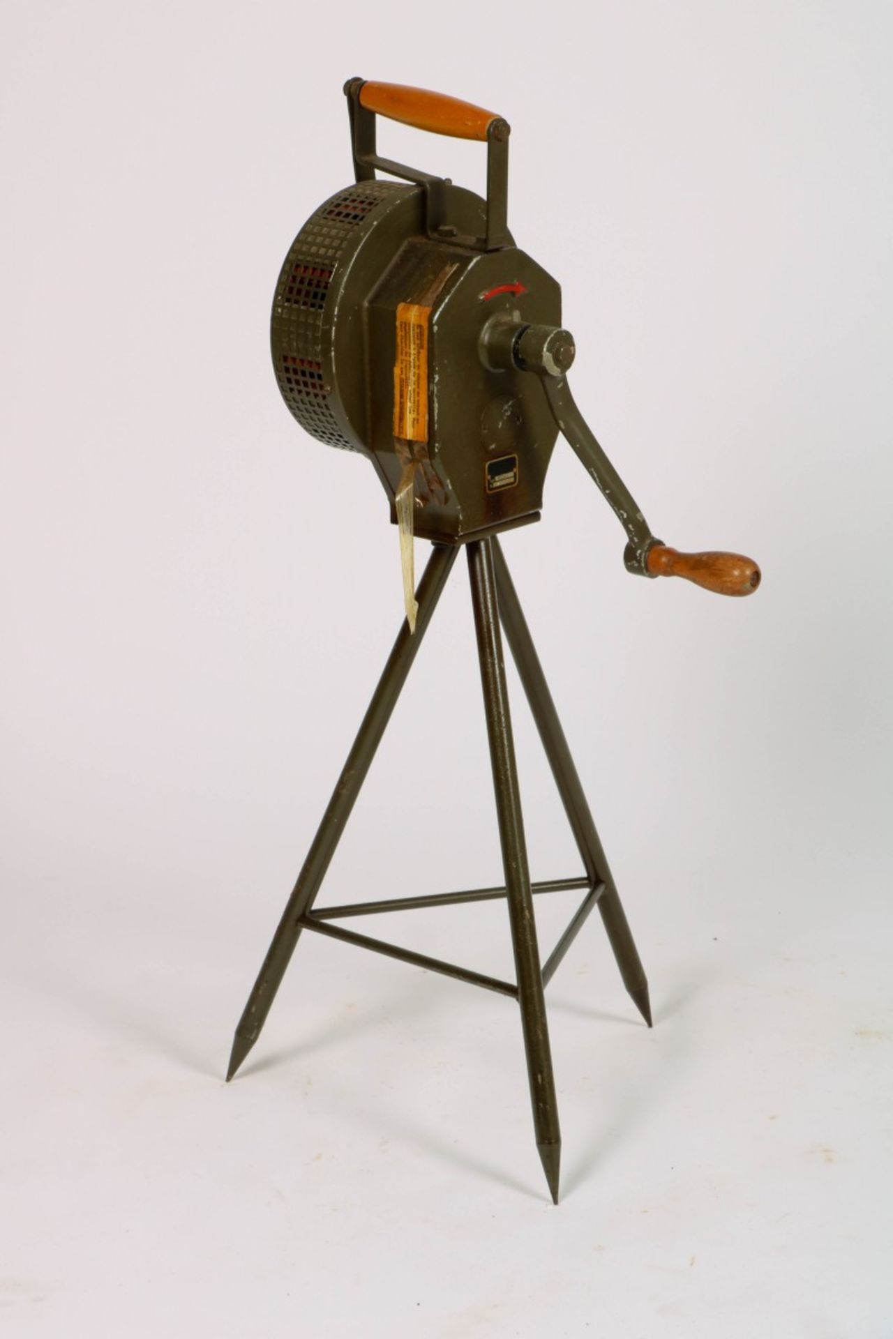 Een hand-aangedreven luchtalarm, 20e eeuw. - Image 2 of 2