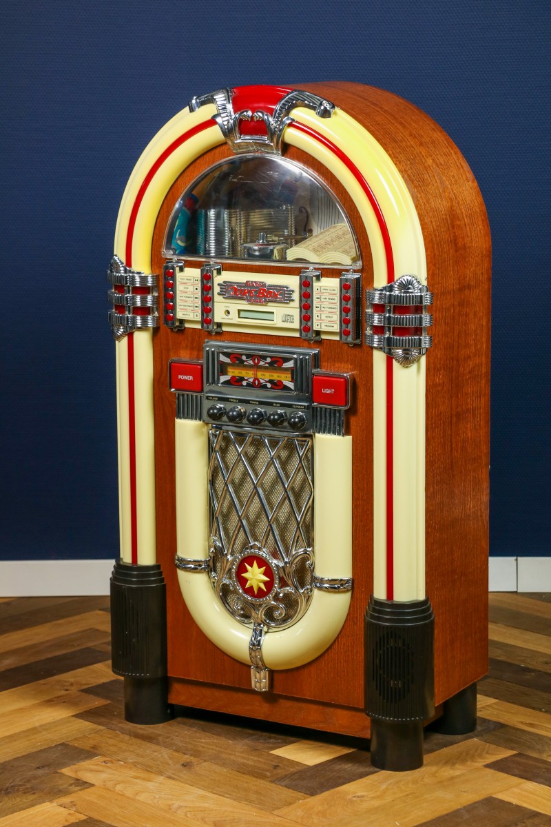 Een 1946 Spirit of St. Louis jukebox design muziekspeler, jaren '90.