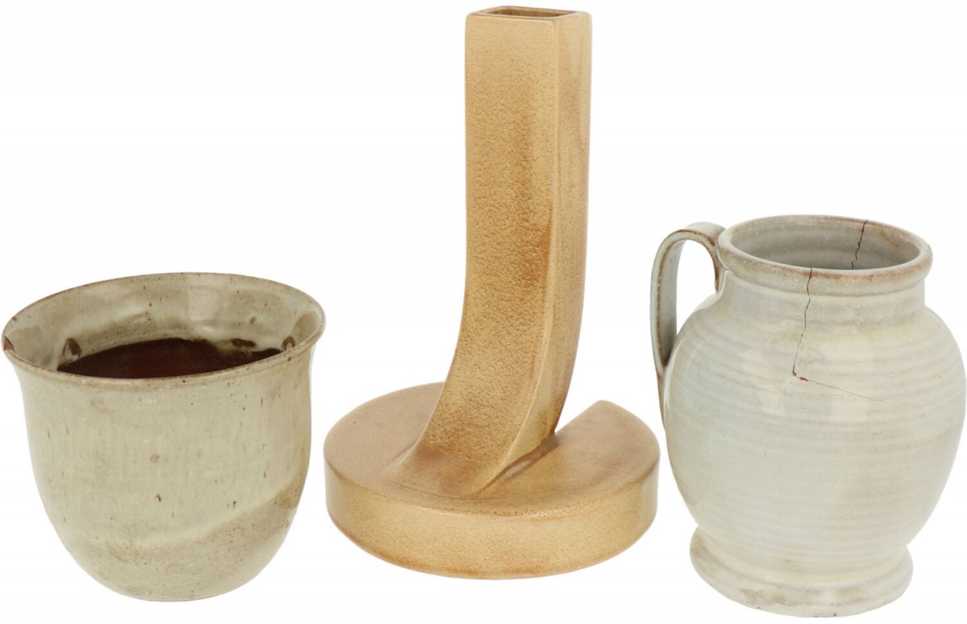Een lot van (3) aardewerk vaasjes waarvan (2) Brouwer vaasjes en (1) Bertolucci. 1e helft 20e eeuw. - Image 2 of 2