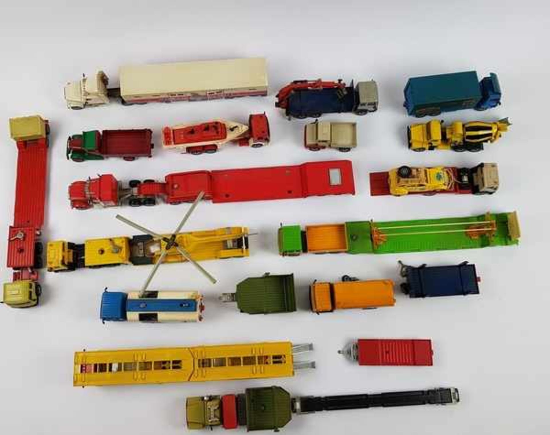 (Speelgoed) Siku miniatuur vrachtwagens met opleggers - Bild 2 aus 7