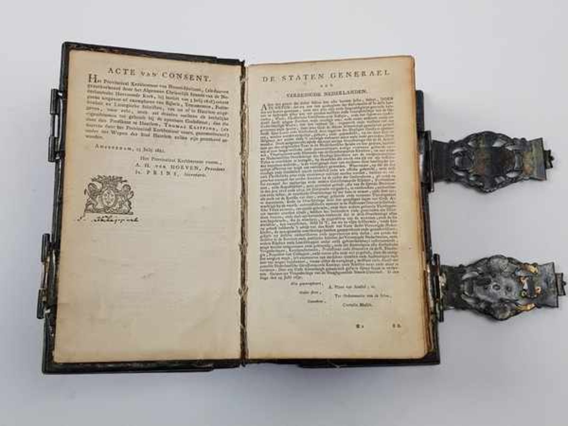 (Antiek) Bijbel met zilveren sluitingBijbel uit 1852 met afbeeldingen. Conditie: In goede staat. - Image 9 of 12