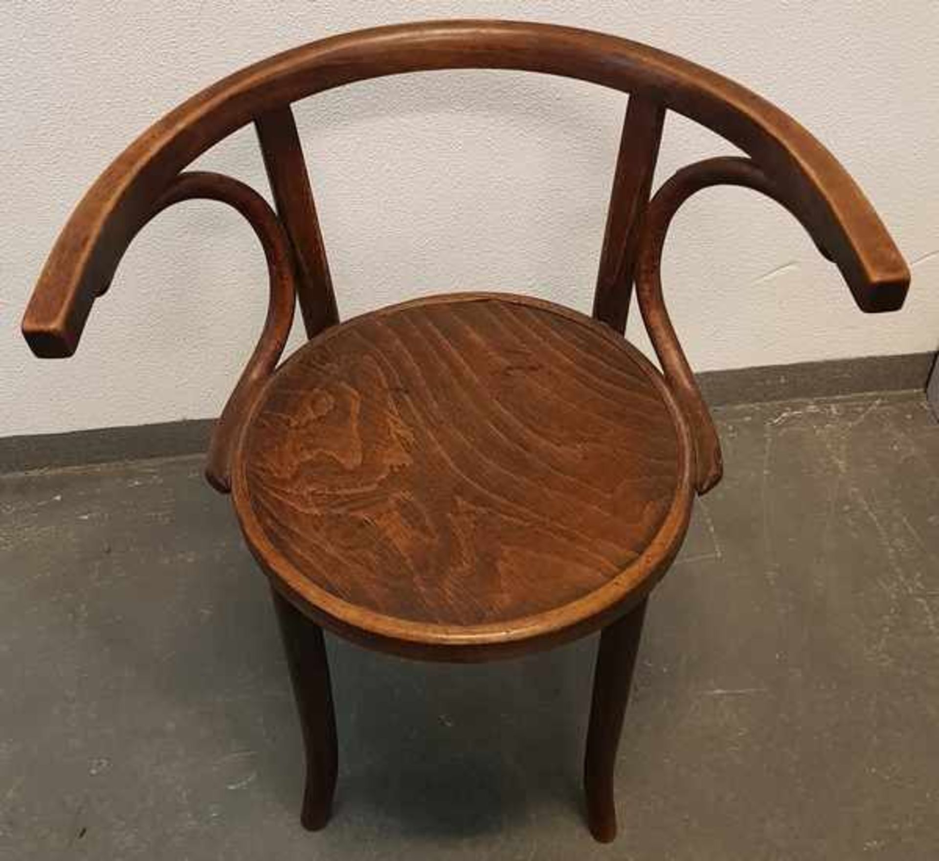 (Design) Thonet stoelThonet armstoel, begin 20e eeuw. Conditie: Beschadigingen. Afmetingen: Hoogte - Bild 2 aus 6