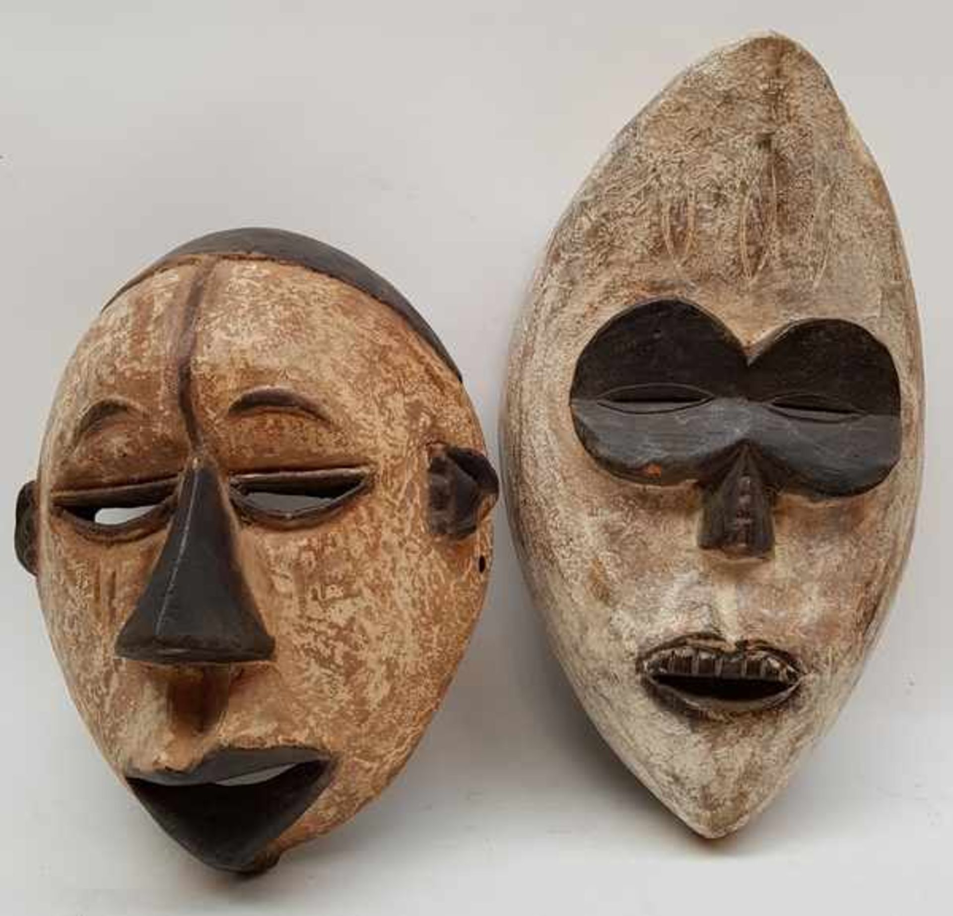 (Etnografica) Hout. Decoratieve Maskers Nigeria. Africa.Hout. Decoratieve Maskers Nigeria. Africa.