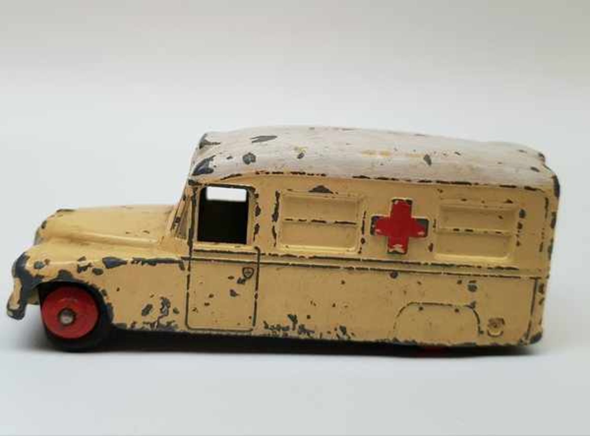 (Speelgoed) Dinky ToysKleine brandweerauto, Daimler ziekenwagen en Bedford vrachtwagen van Dinky - Bild 3 aus 7