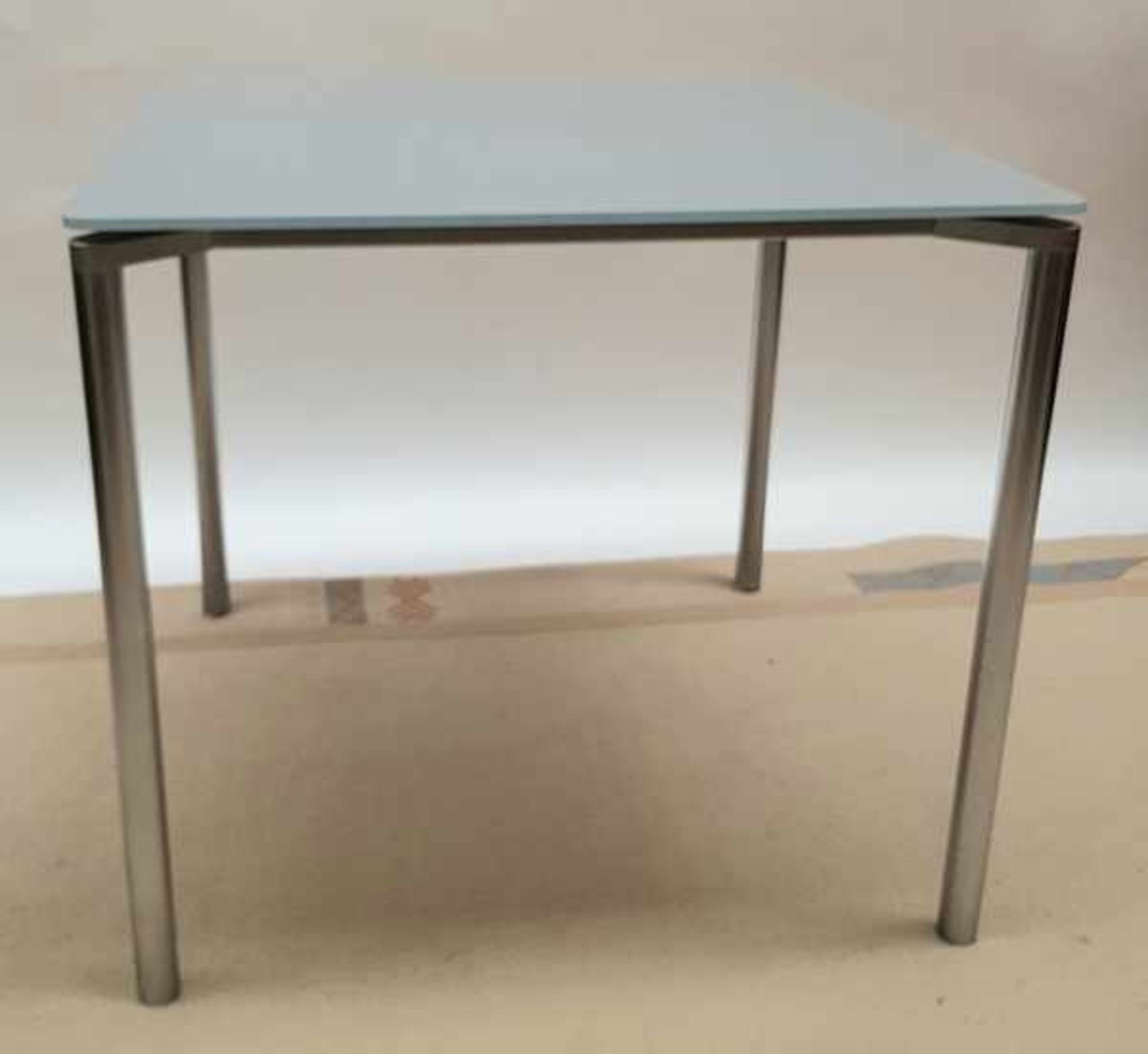 (Design) Tafel, design Niels Gammelgaard en Lars Mathiesen Pelikan Design voor Fritz HansenTafel,