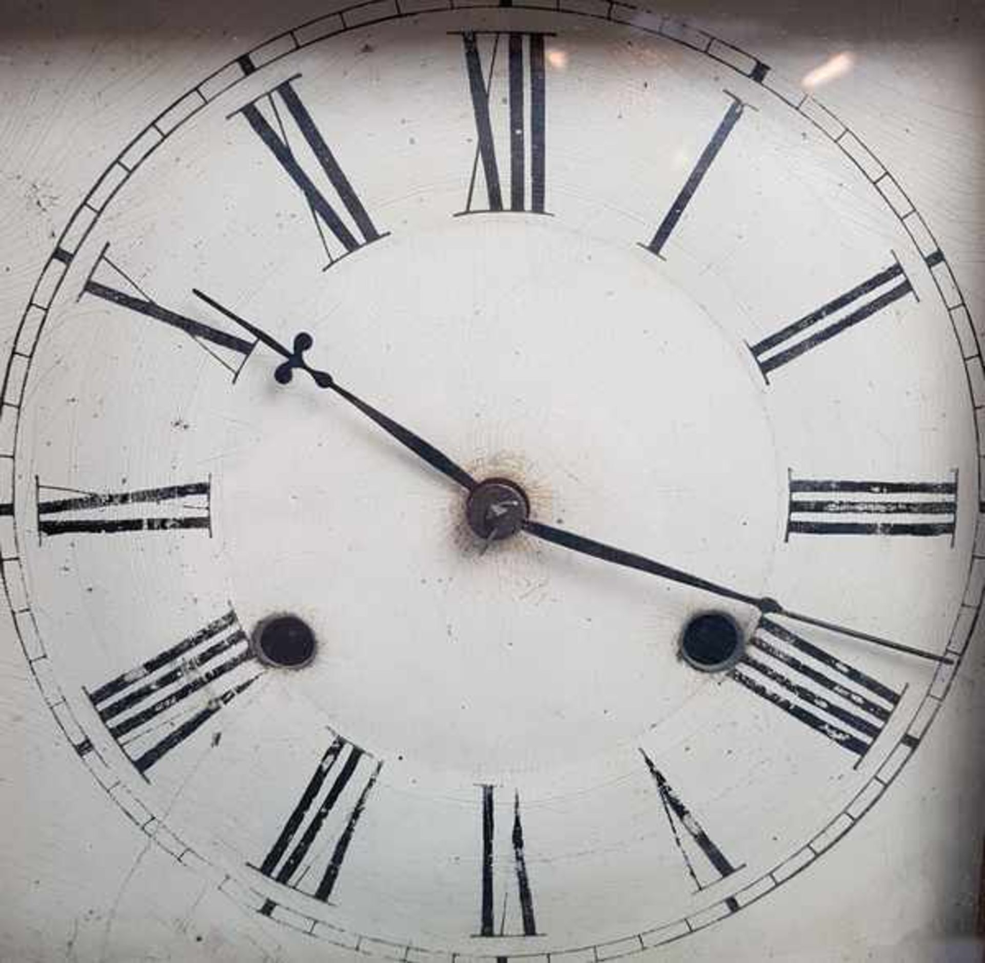 (Antiek) Klok regulateurBrass Clocks regulateur met romantisch tafereel achter glas. Circa 1900. - Image 3 of 7