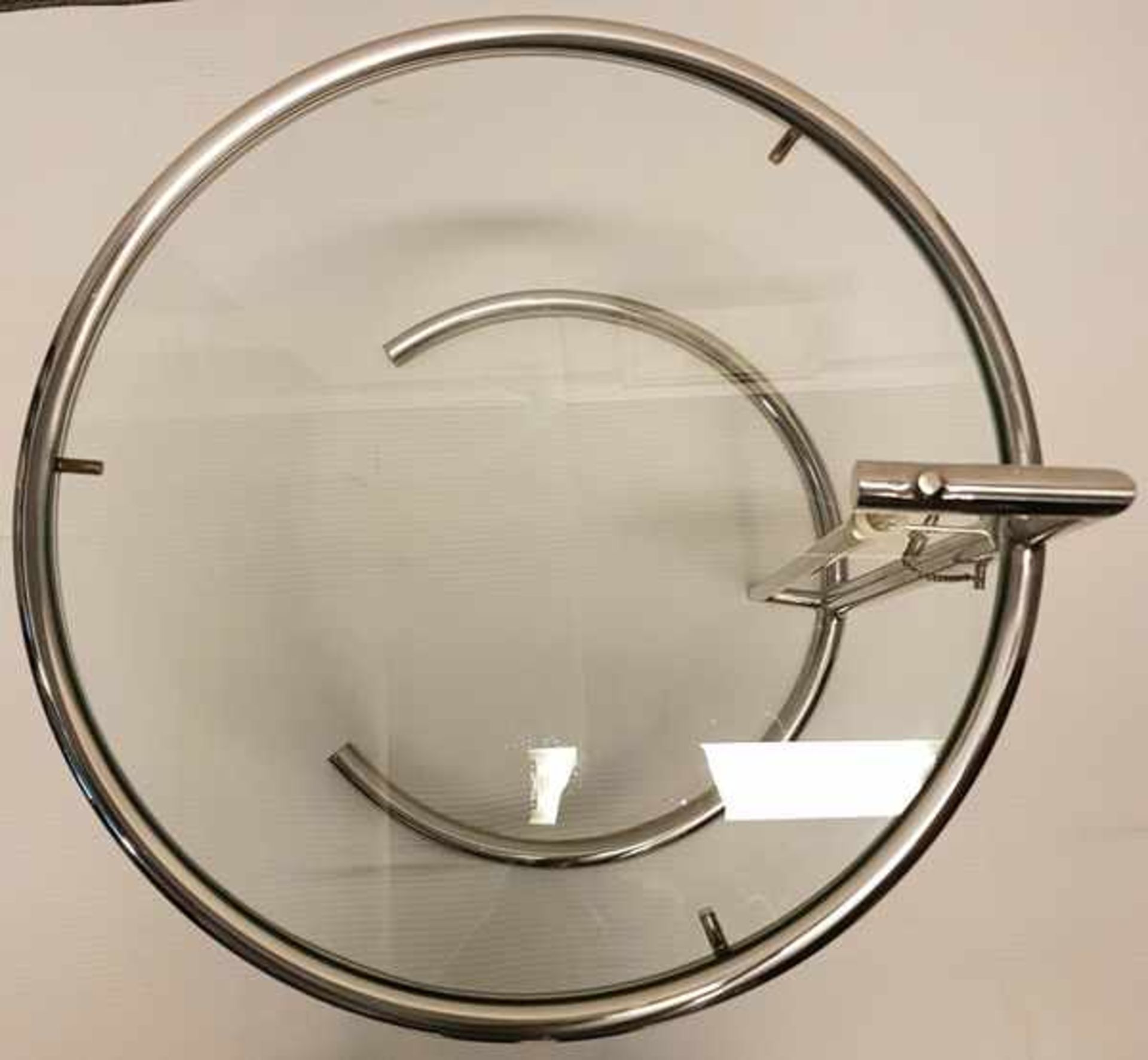 (Design) Bijzettafel, designer Eileen GreyBezettafel verstelbaar in hoogte glas met chromen poten, - Bild 6 aus 6