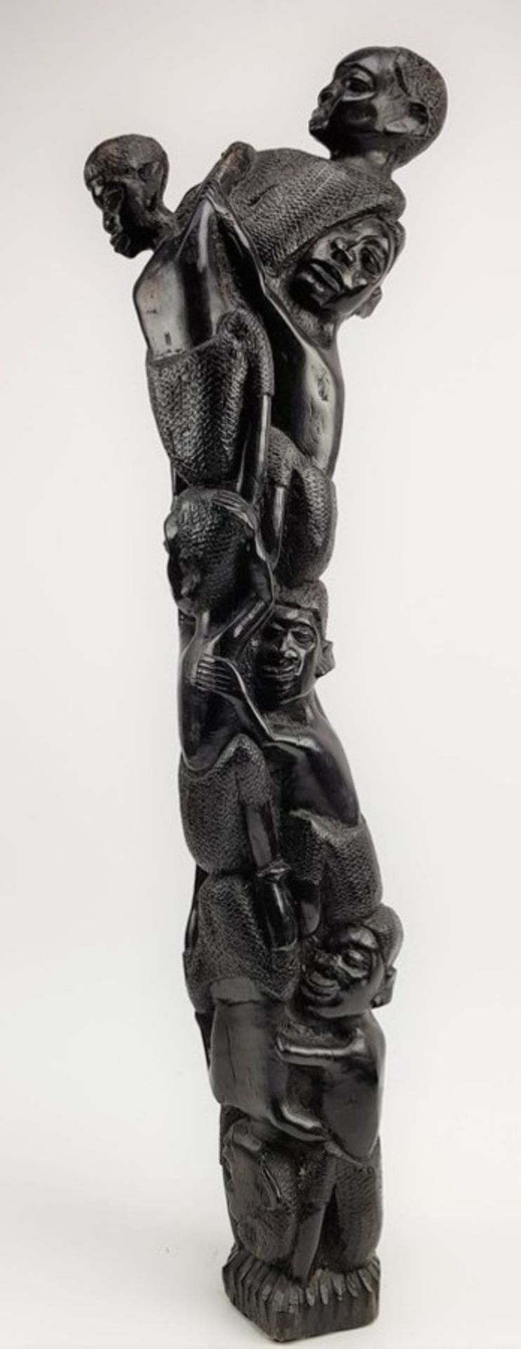 (Etnografica) Ebbenhout. Groot Makonde beeld, tweede helft 20 eeuw. Tanzania Afrika.Ebbenhout. Groot