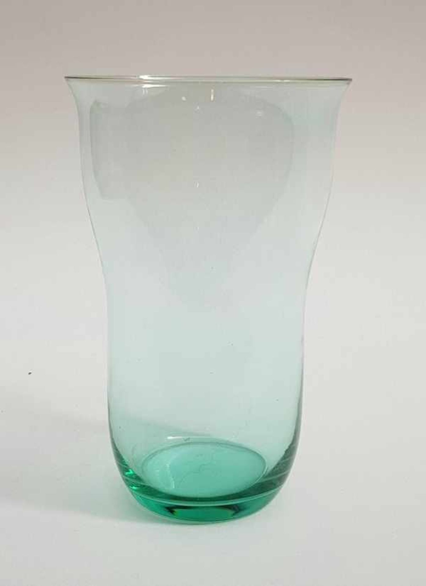 (Toegepaste kunst) Waterglas Jaap Gidding, LeerdamTurquoise waterglas, ontworpen door Jaap