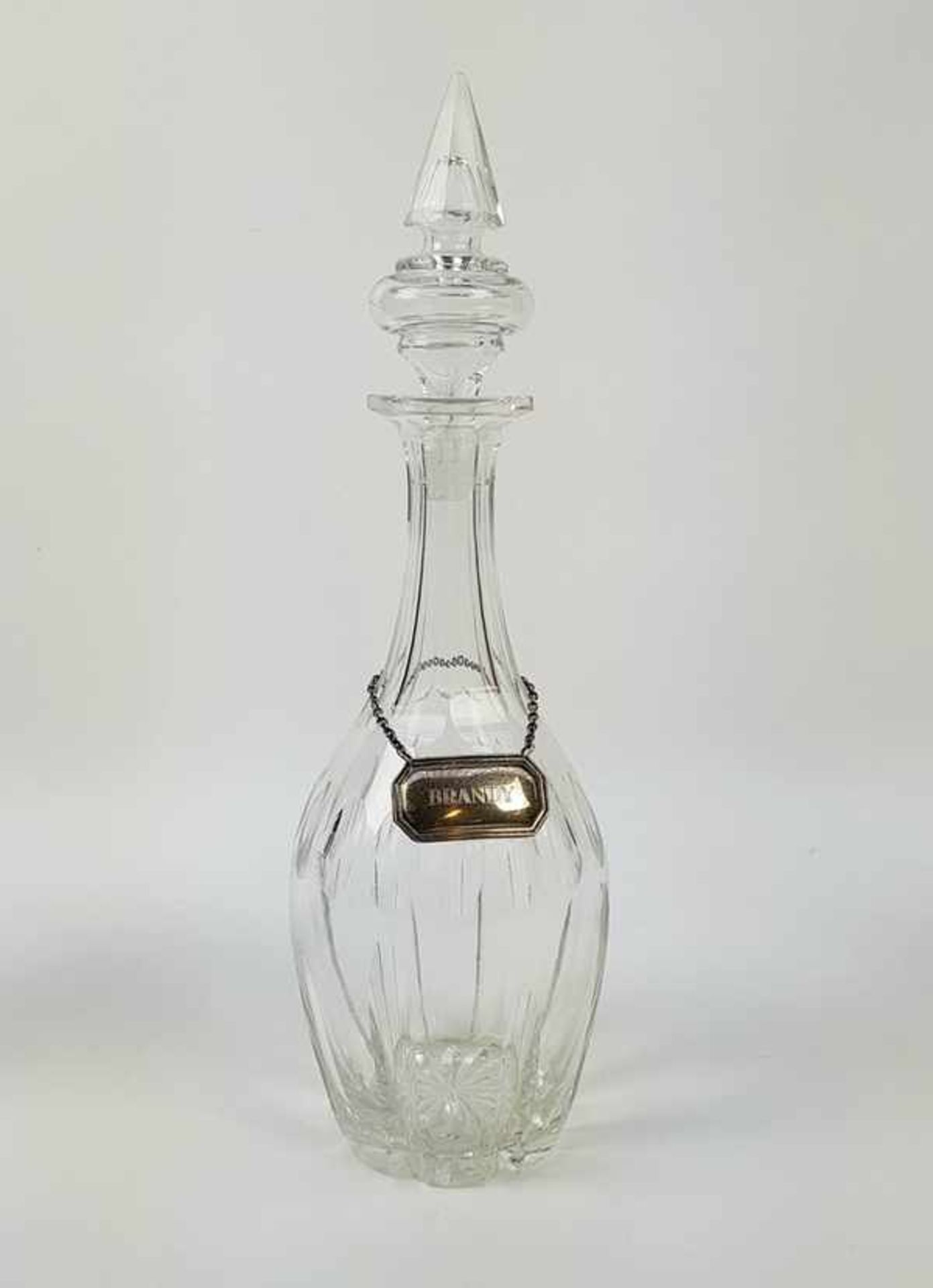 (Curiosa) Glazen karaffenVier glazen karaffen, begin 20e eeuw. Conditie: Een karaf is beschadigd. - Bild 4 aus 7