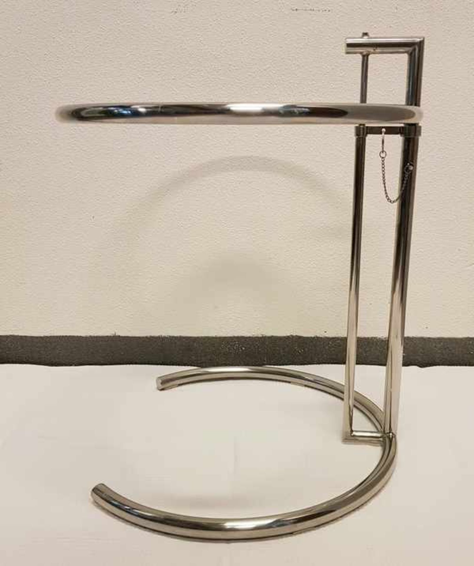 (Design) Bijzettafel, designer Eileen GreyBezettafel verstelbaar in hoogte glas met chromen poten, - Bild 4 aus 6