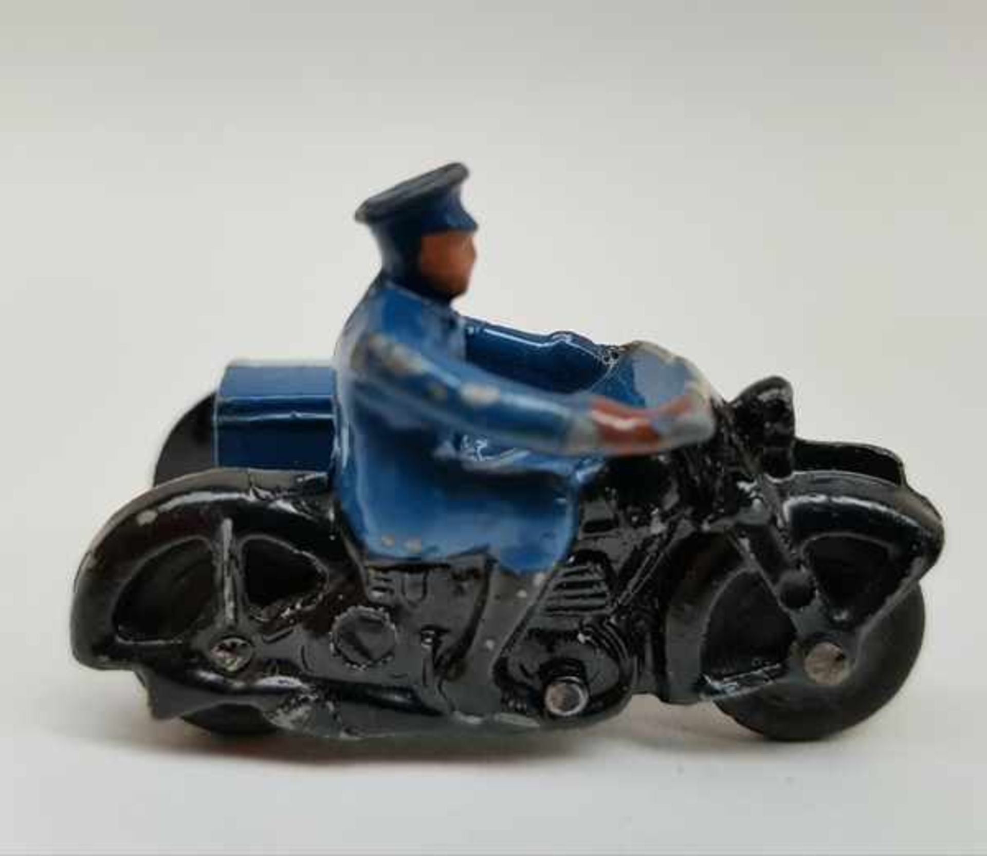 (Speelgoed) Dinky ToysLandrover, open aanhangers, politiemotor met zijspan en Massey Harris bemester - Image 10 of 15