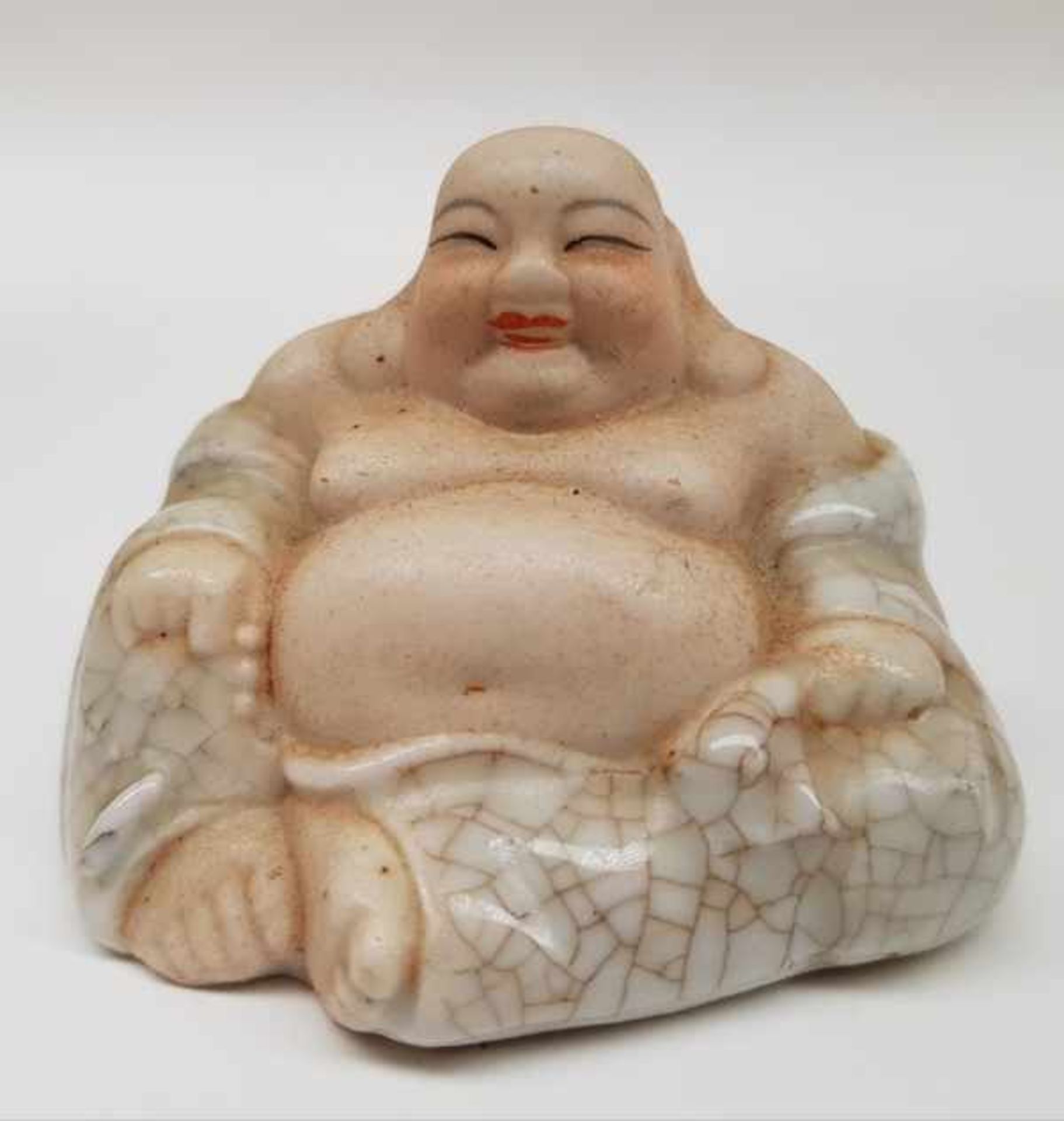 (Curiosa) Boeddha'sTwee porseleinen boeddha's en een houten boeddha. Conditie: In goede staat. - Bild 4 aus 6