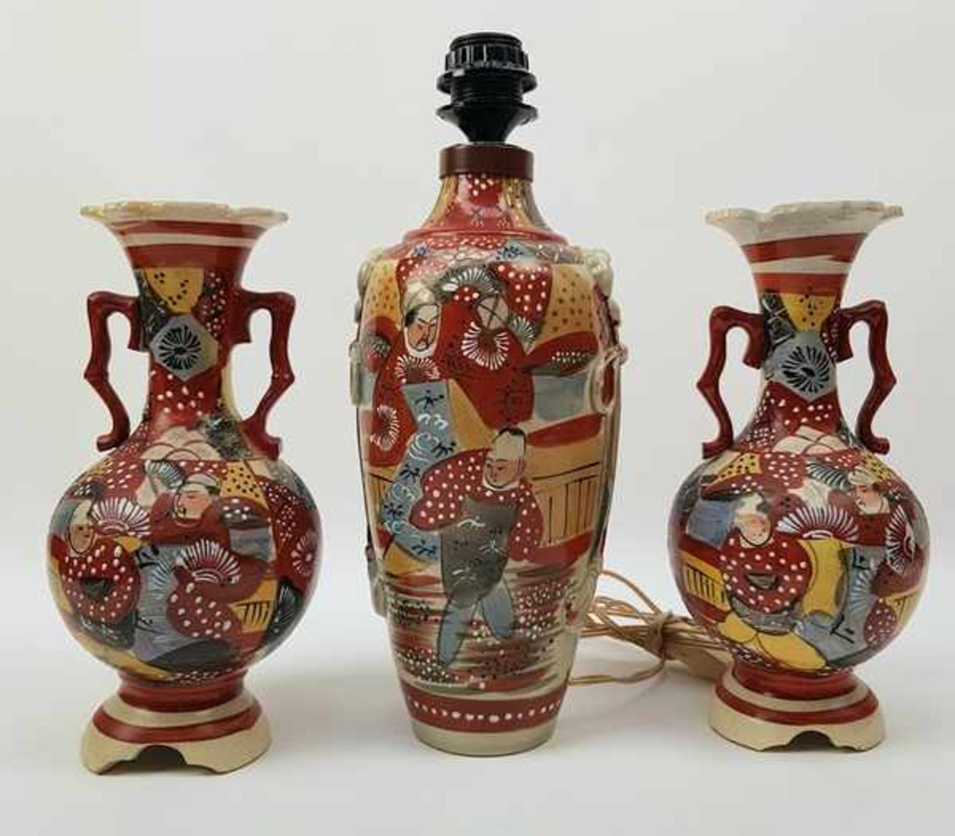 (Aziatica) Satsuma vazen en lampenvoet, Japan, eerste helft 20e eeuwSatsuma vazen en lampenvoet,