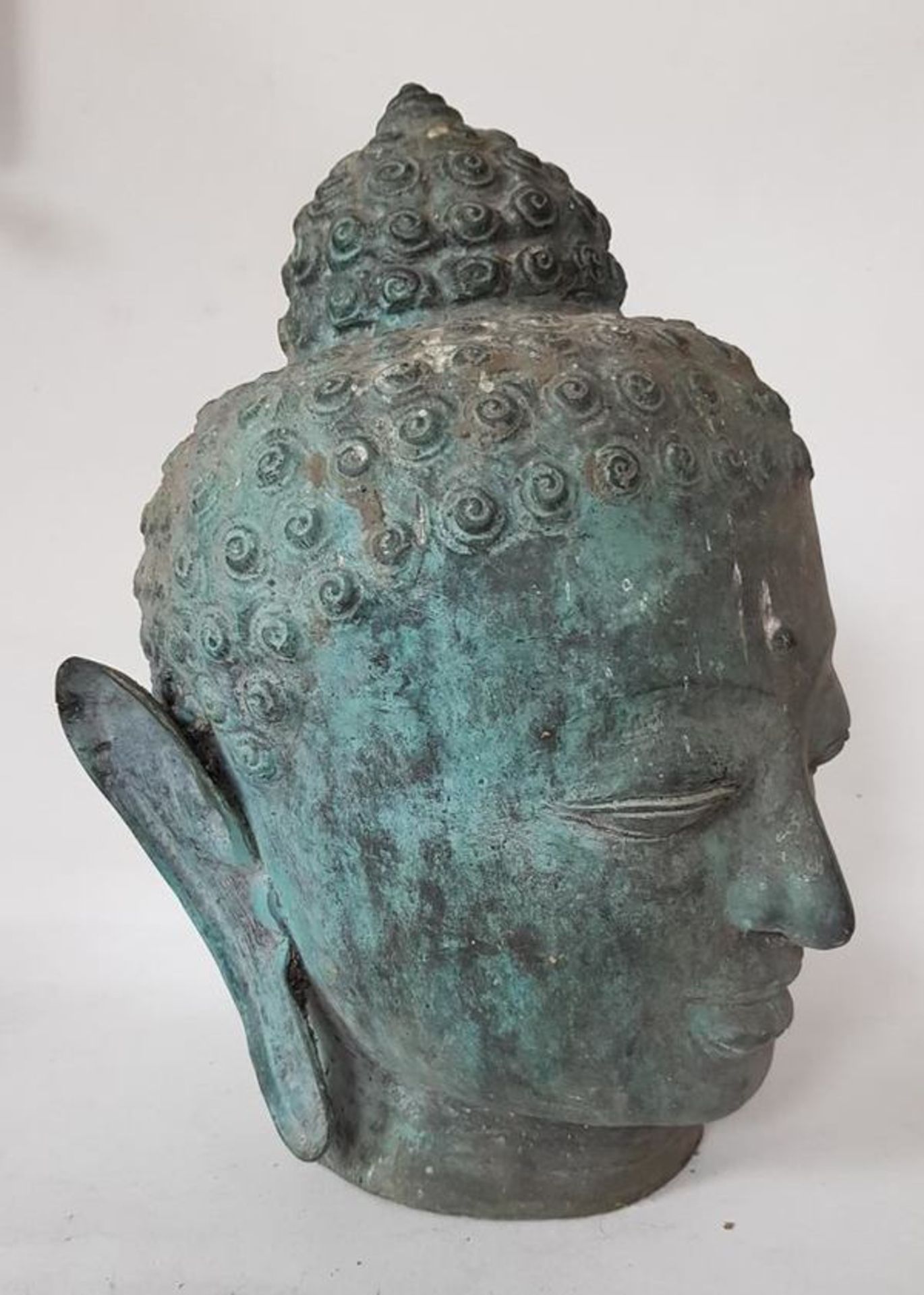(Aziatica) Boedda hoofdBronzen groen gepatineerde boeddha hoofd. Conditie: Goed Afmetingen: Hoogte - Bild 2 aus 4
