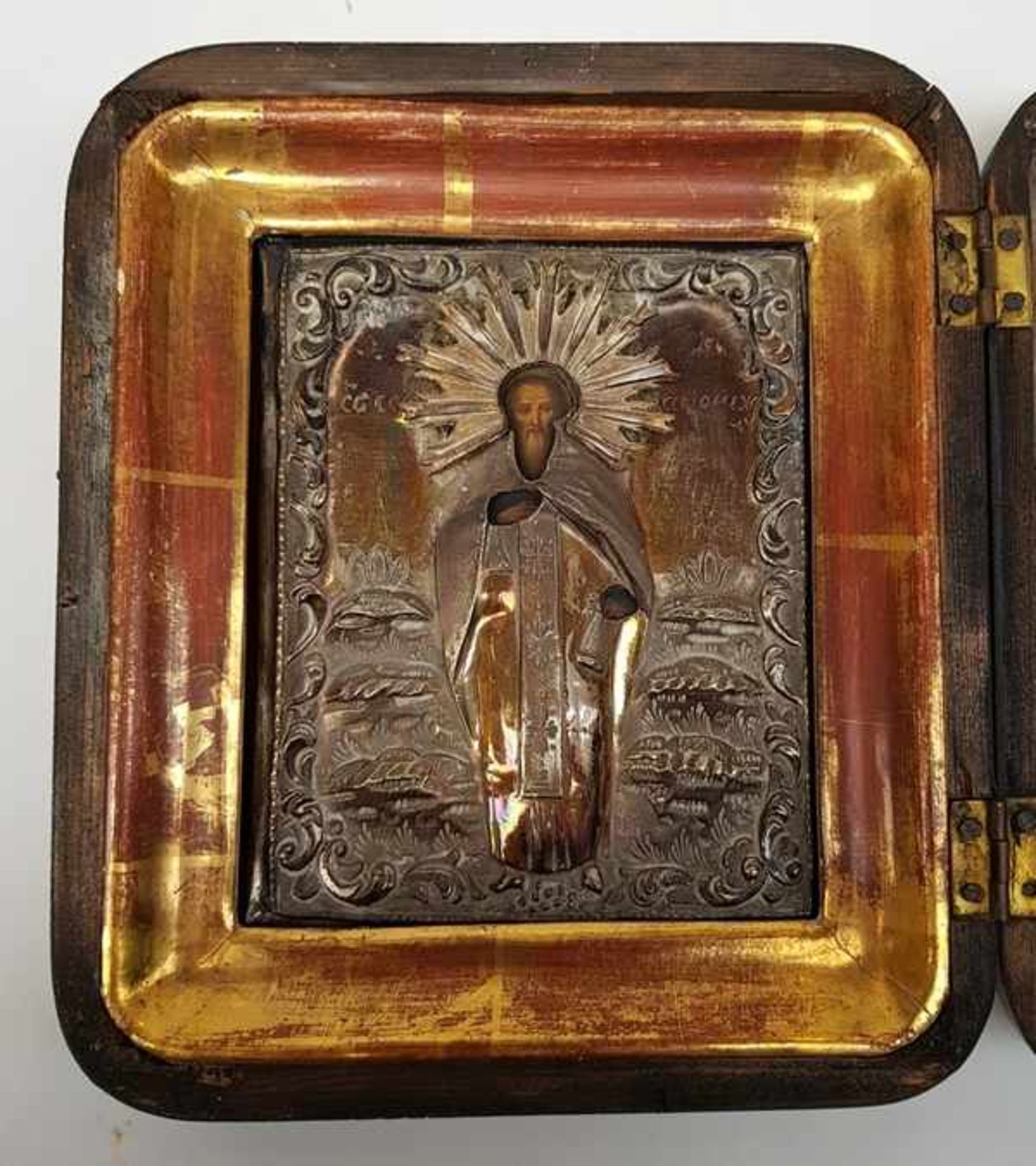 (Antiek) Russische ikoon St. Nicholas van MyraRussische ikoon met metalen riza, gemonteerd achter