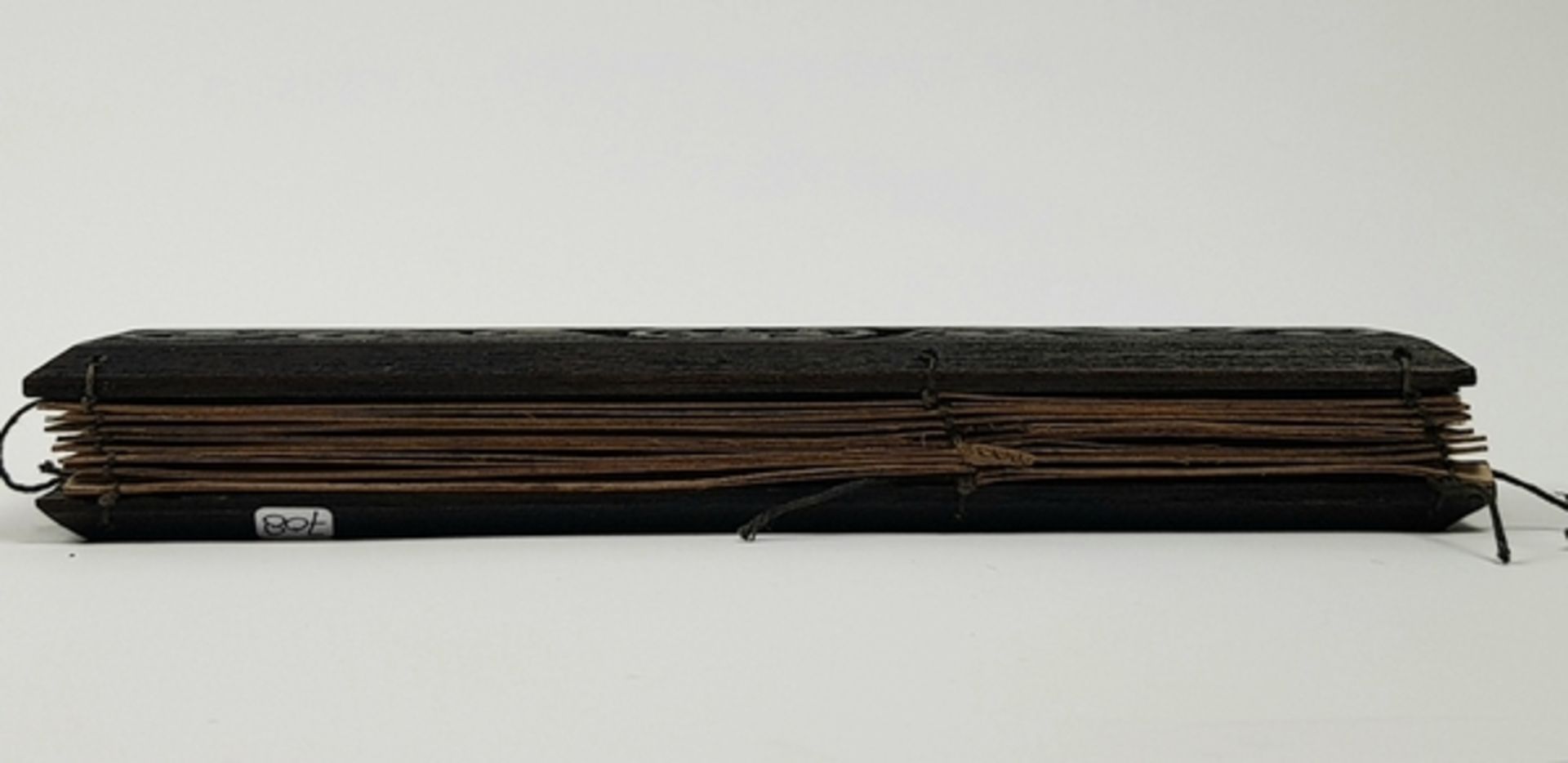 (Aziatica) GebedenboekGebedenboek, hout met bamboe, eind 20e eeuw. Conditie: In goede staat. - Bild 5 aus 10