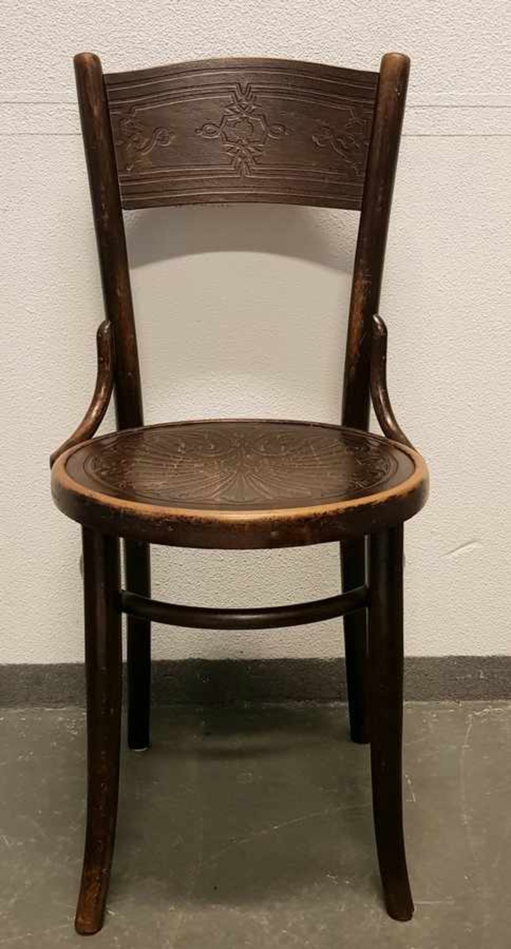 (Design) Thonet stoelenTwee Thonet stoelen, deze stoelen zijn in Polen gemaakt bij Bentwood - Image 2 of 7