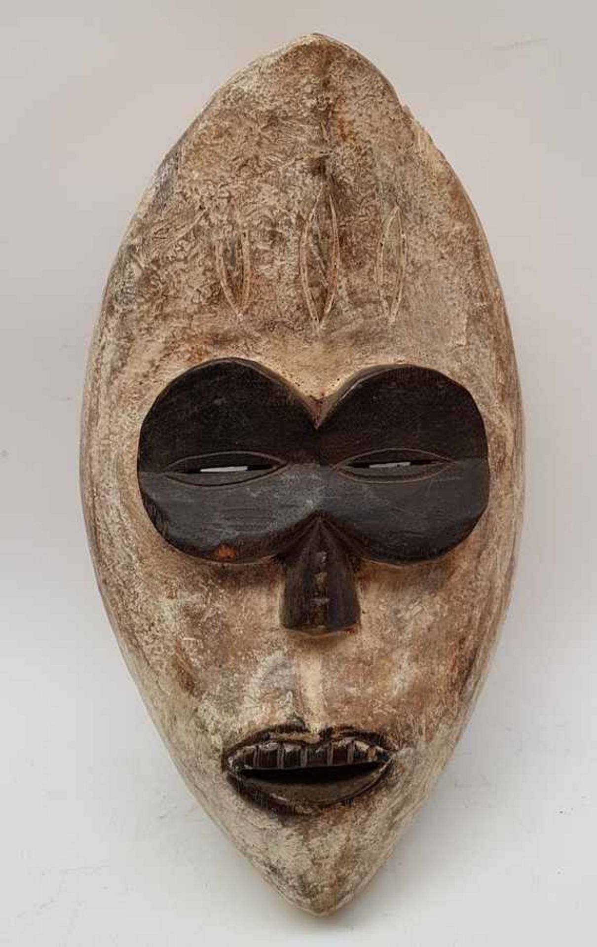 (Etnografica) Hout. Decoratieve Maskers Nigeria. Africa.Hout. Decoratieve Maskers Nigeria. Africa. - Image 4 of 8