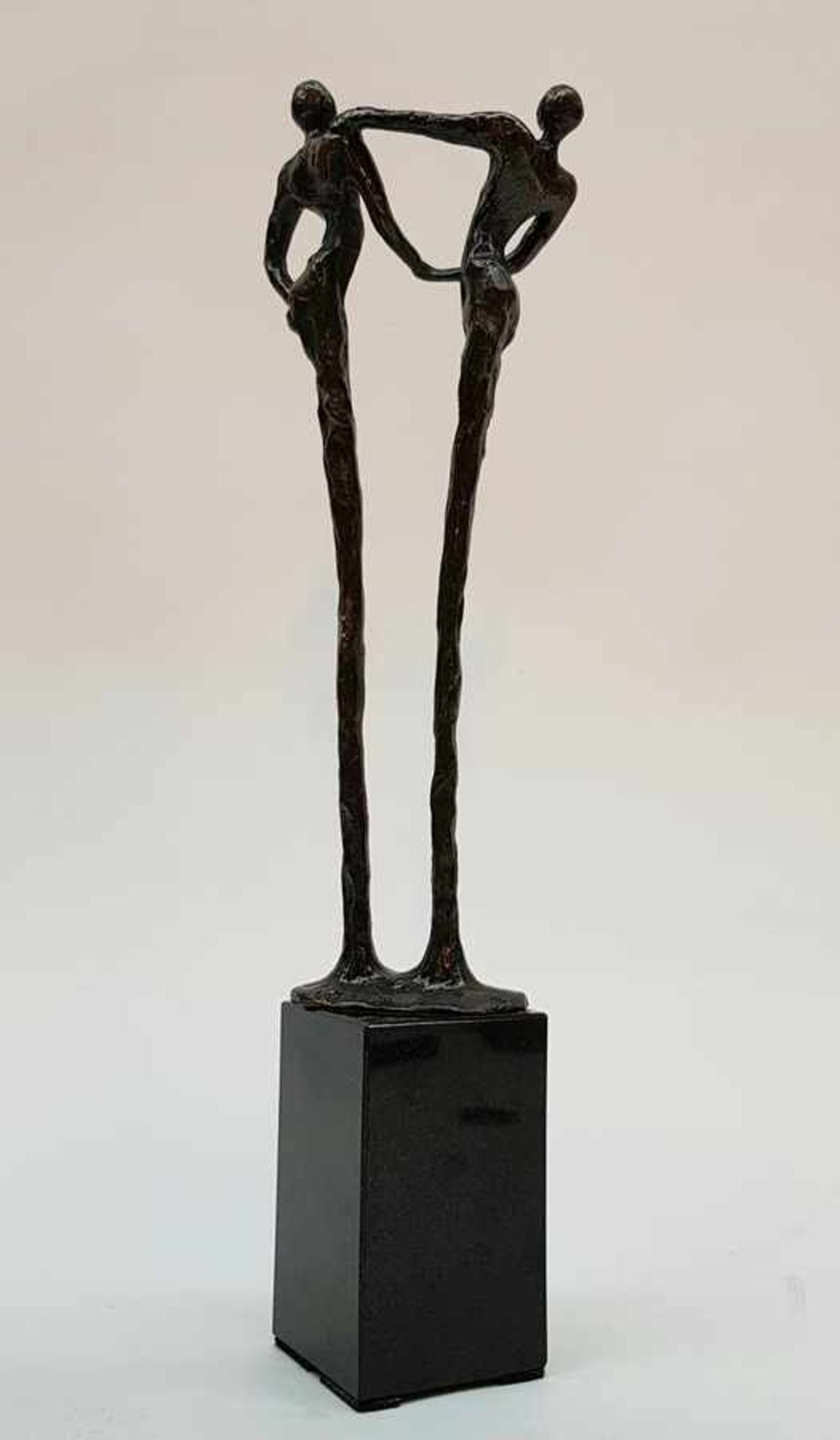 (Kunst) Beelden brons, gesigneerd CanBeeld met twee figuren is gesigneerd met Can, Corry van - Image 3 of 13