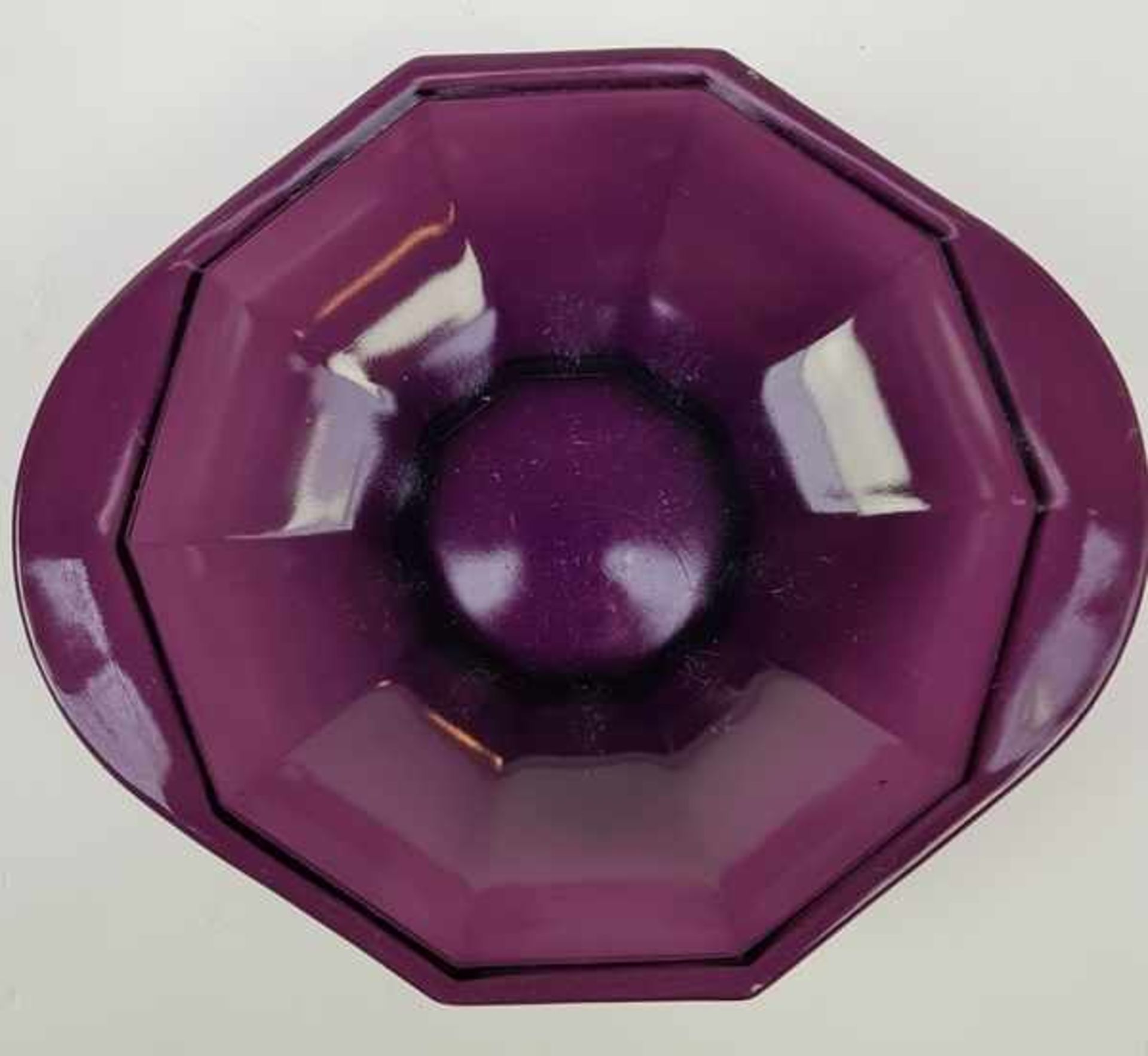 (Toegepaste kunst) Paarse persglazen schalen, K.P.C. de Bazel LeerdamTwee paarse tienkantige - Bild 6 aus 9